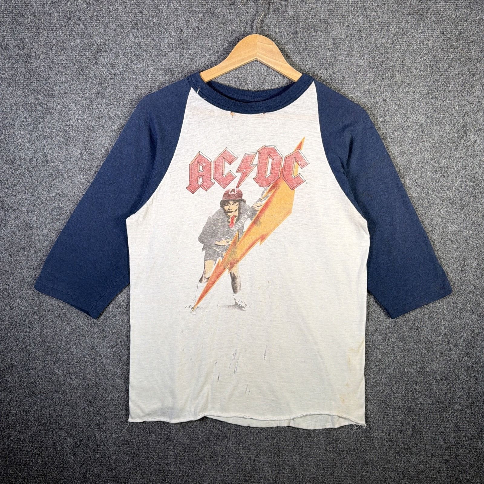 Band Tees Vintage ACDC Shirt Mens Large 80s 1981 Raglan High Voltage Size US L / EU 52-54 / 3 - 1 Thumbnail