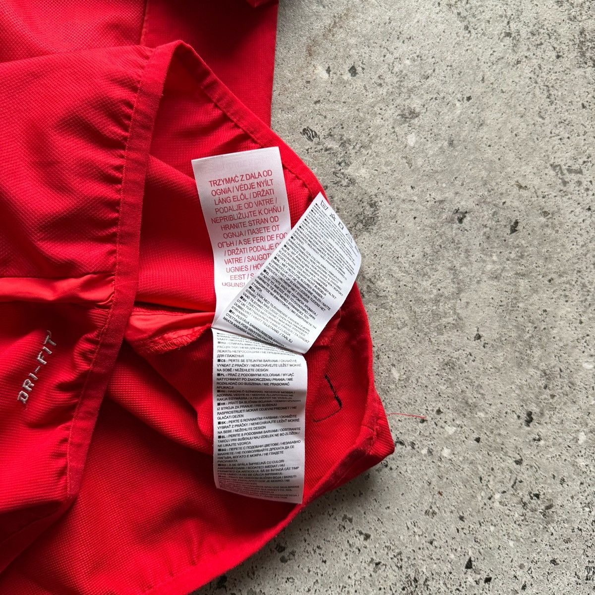 Nike Nike Vintage 00s Mens Red Jacket / Training Pullover Swoosh Size US S / EU 44-46 / 1 - 5 Thumbnail