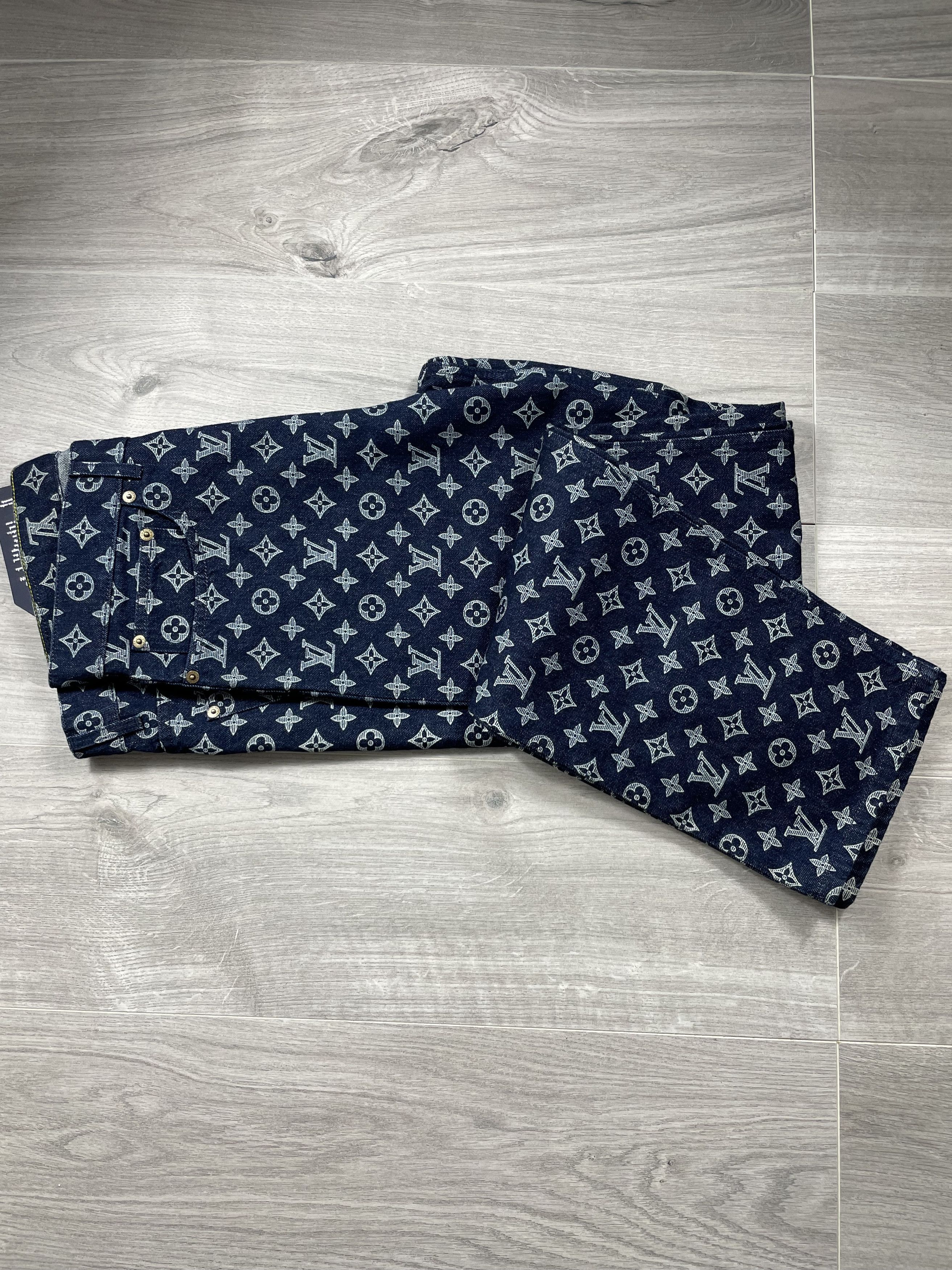 Kim Jones × Louis Vuitton LOUIS VUITTON BLUE INDIGO MONOGRAM DENIM JEANS KIM JONES Size US 34 / EU 50 - 3 Thumbnail