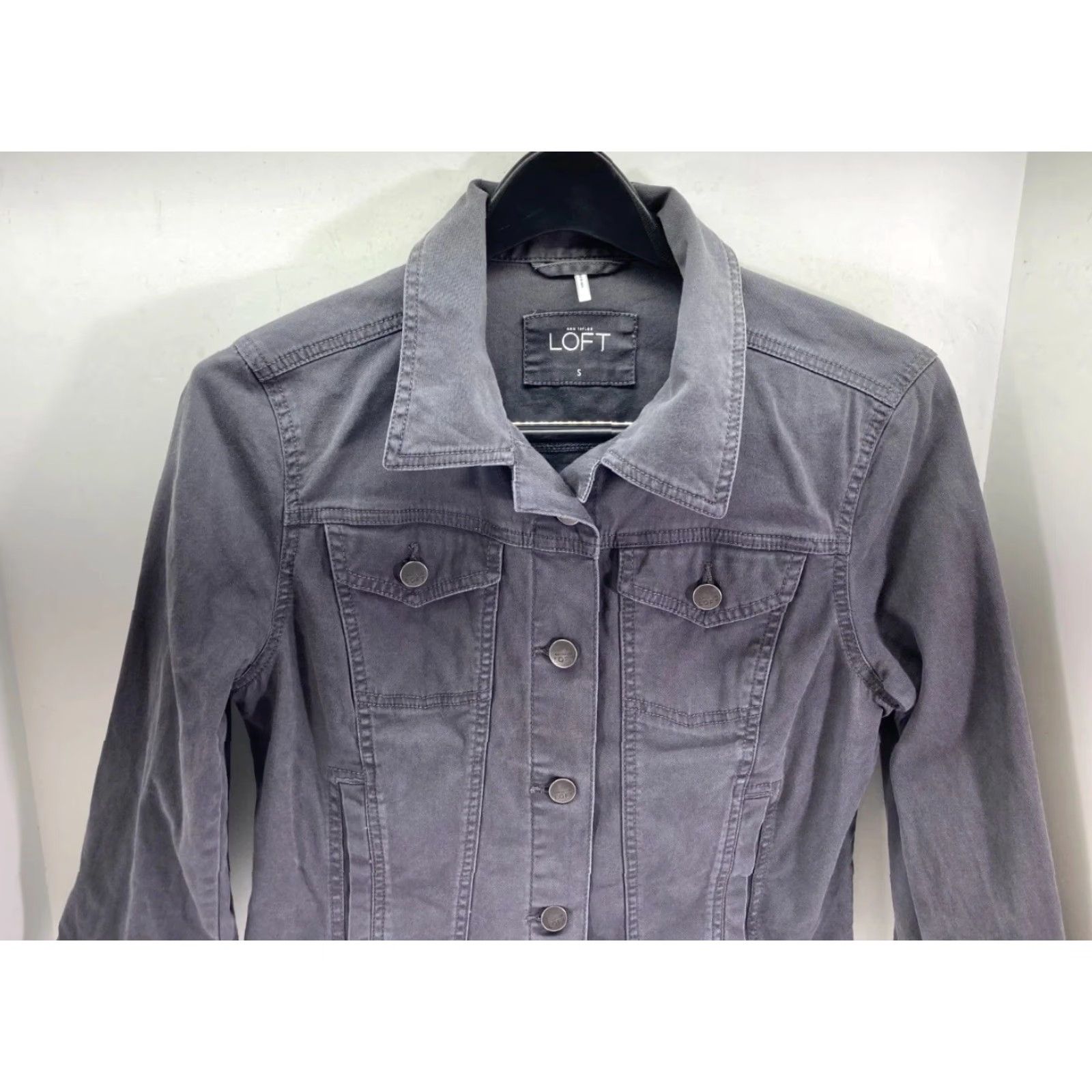 Loft Loft ANN Taylor Denim Jacket Womens Small Gray Button Front Long Sleeve Outdoor Shirt Size S / US 4 / IT 40 - 3 Thumbnail