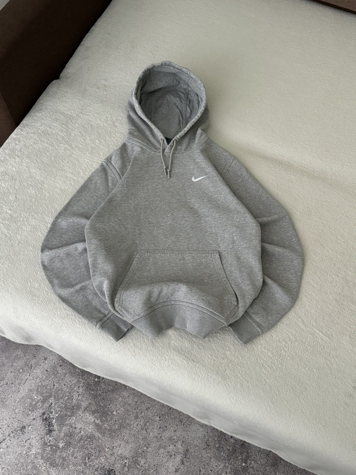 Nike × Vintage Vintage Nike Y2K swoosh oversized grey zip hoodie Size US S / EU 44-46 / 1 - 1 Thumbnail