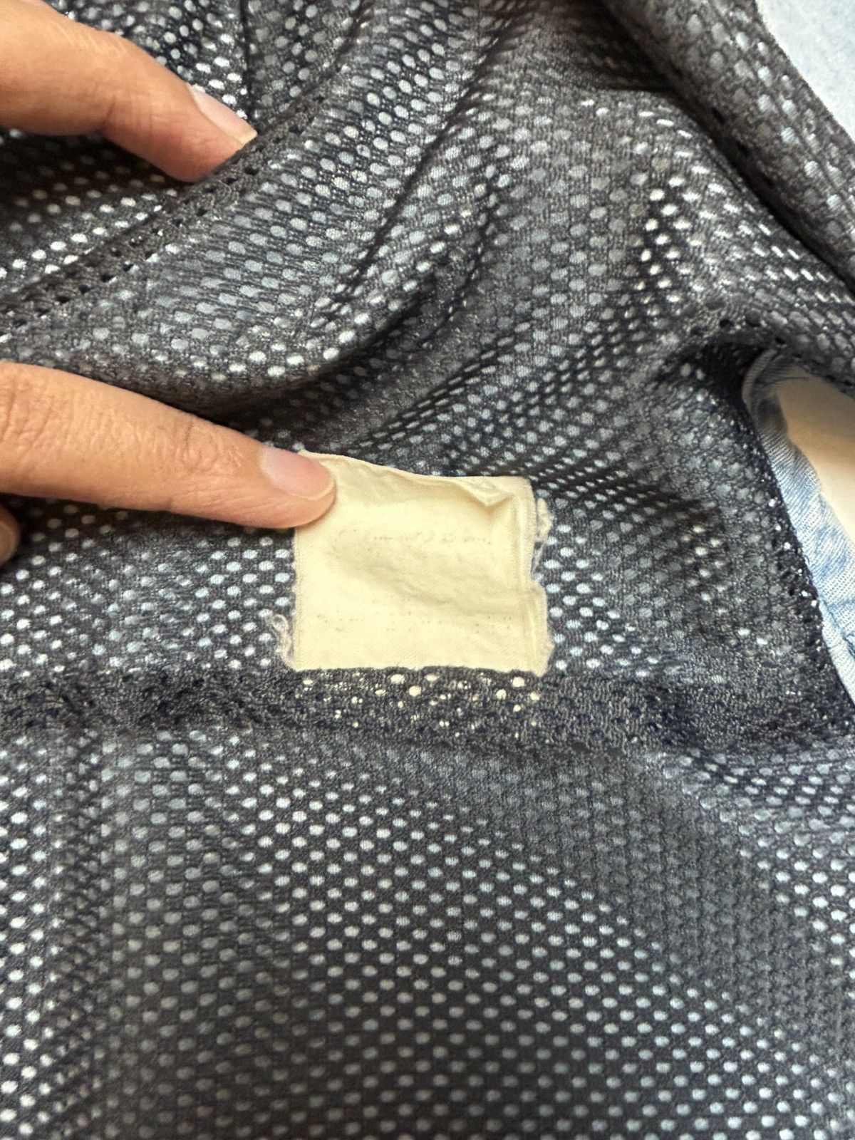 Burberry × Burberry Prorsum × Designer VINTAGE BURBERRY DENIM TACTICAL POCKET STYLE VEST Size US L / EU 52-54 / 3 - 7 Thumbnail