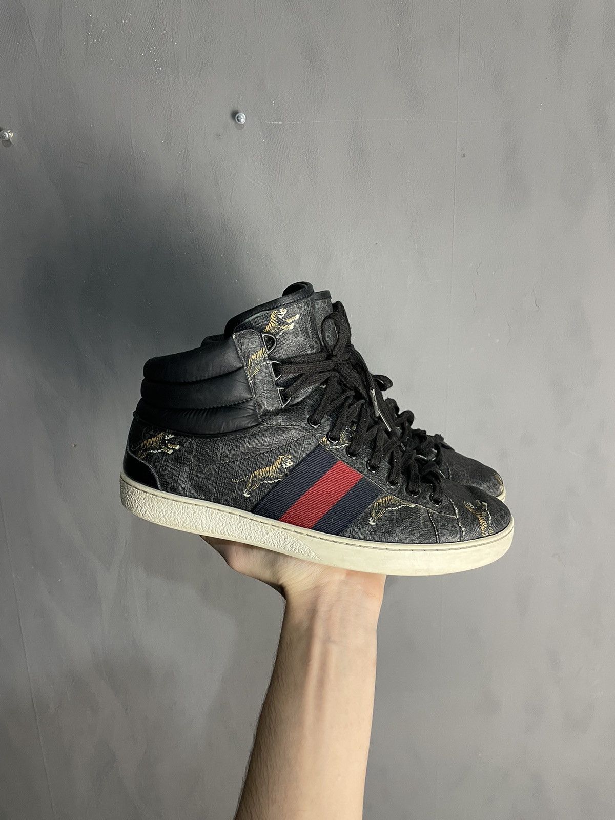 Gucci Gucci Ace Web GG Supreme Monogram Tiger Canvas Gray High top Size US 6 / EU 39 - 1 Thumbnail
