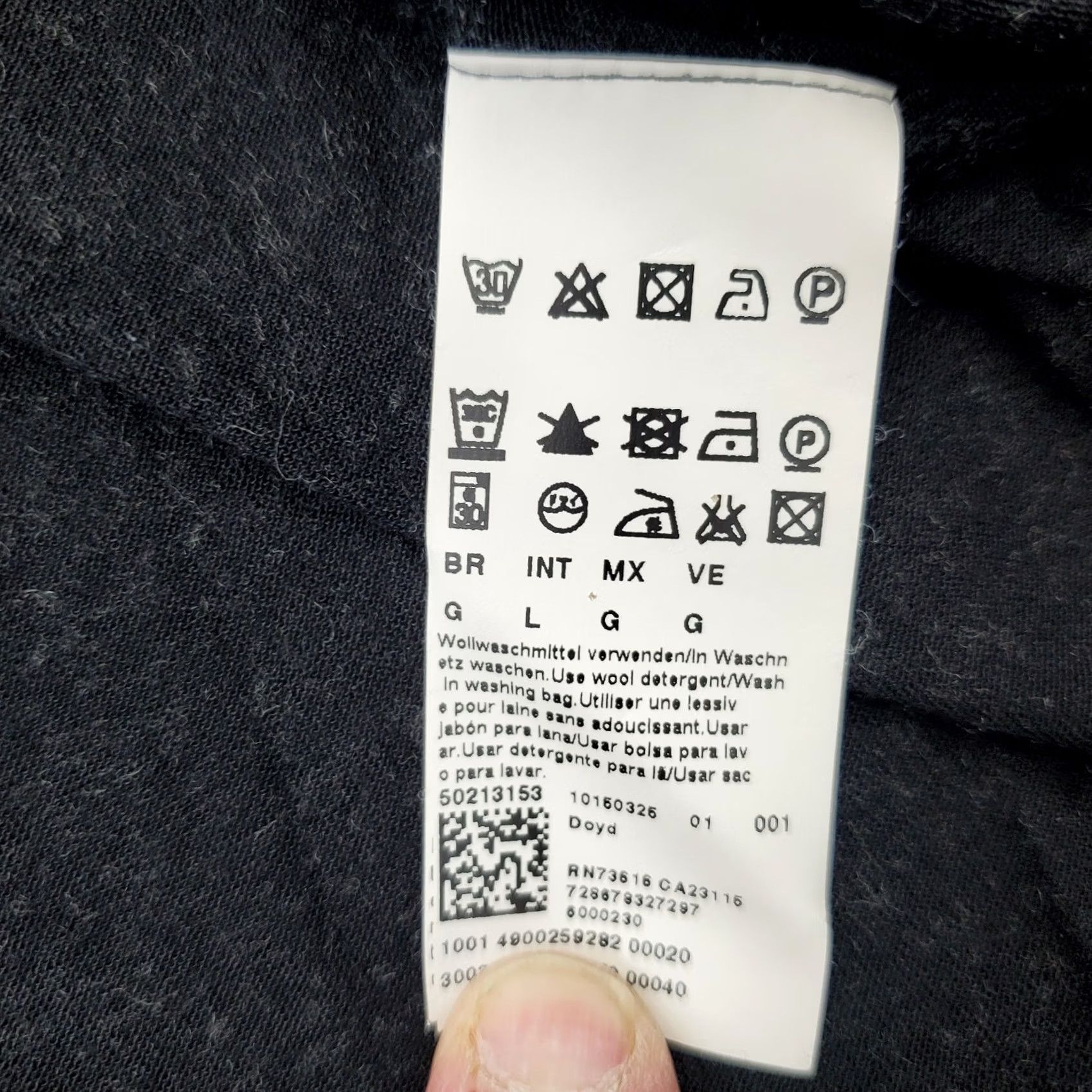 Hugo Boss Hugo Boss Shirt Mens L Black V-Neck Long Sleeve Pocket Pullover Size US L / EU 52-54 / 3 - 7 Thumbnail