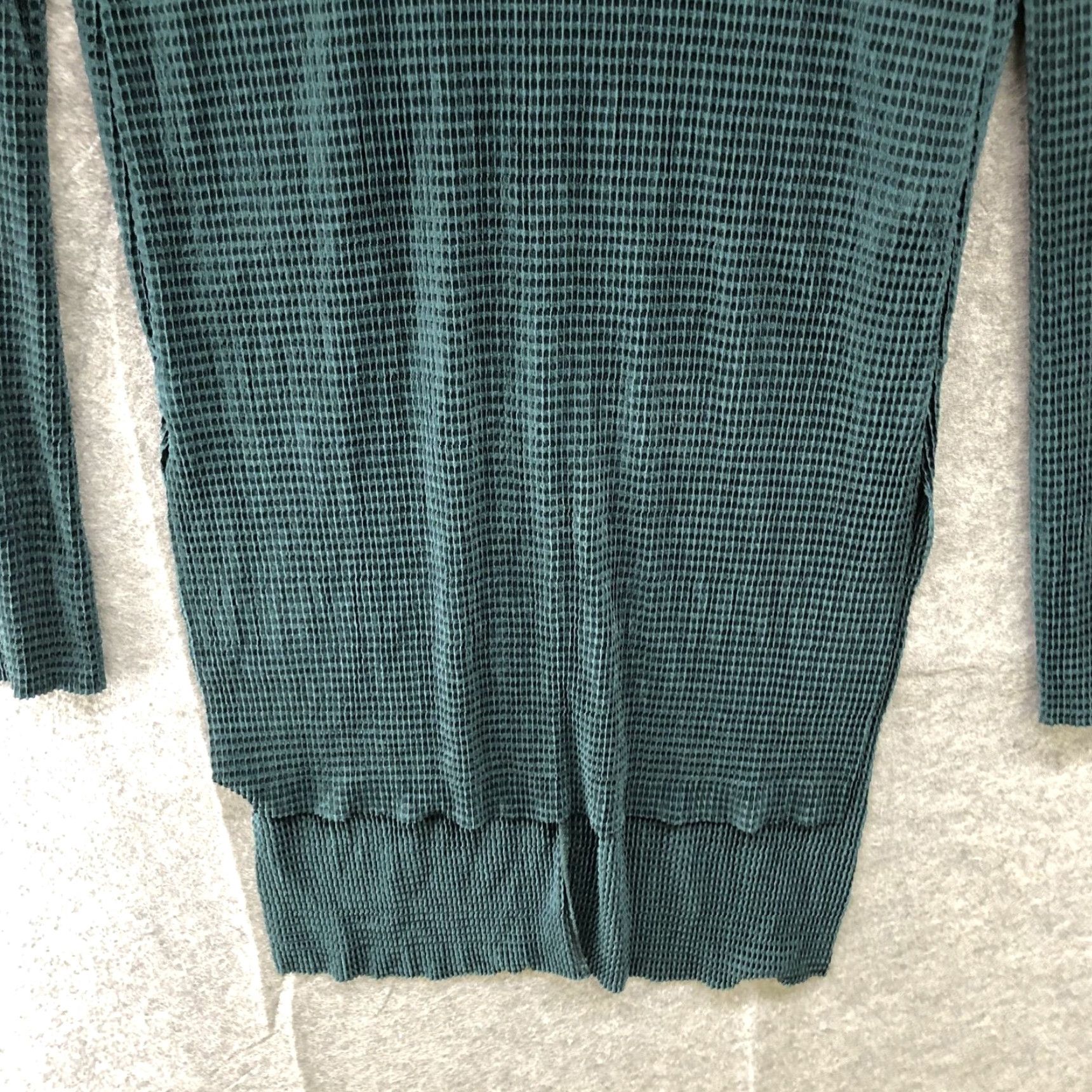Zara VINTAGE Zara Long Sleeve Tunic Top Womens M Green Slit Sides Waffle Knit Stretchy Size M / US 6-8 / IT 42-44 - 4 Thumbnail