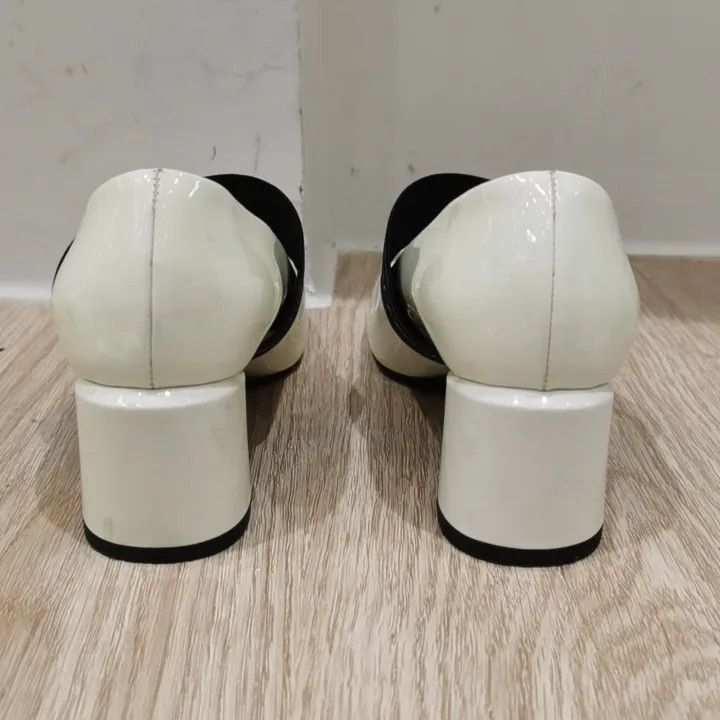 Louis Vuitton Louis Vuitton White and Black Heeled Shoes -2508 Size US 5 / IT 35 - 3 Thumbnail