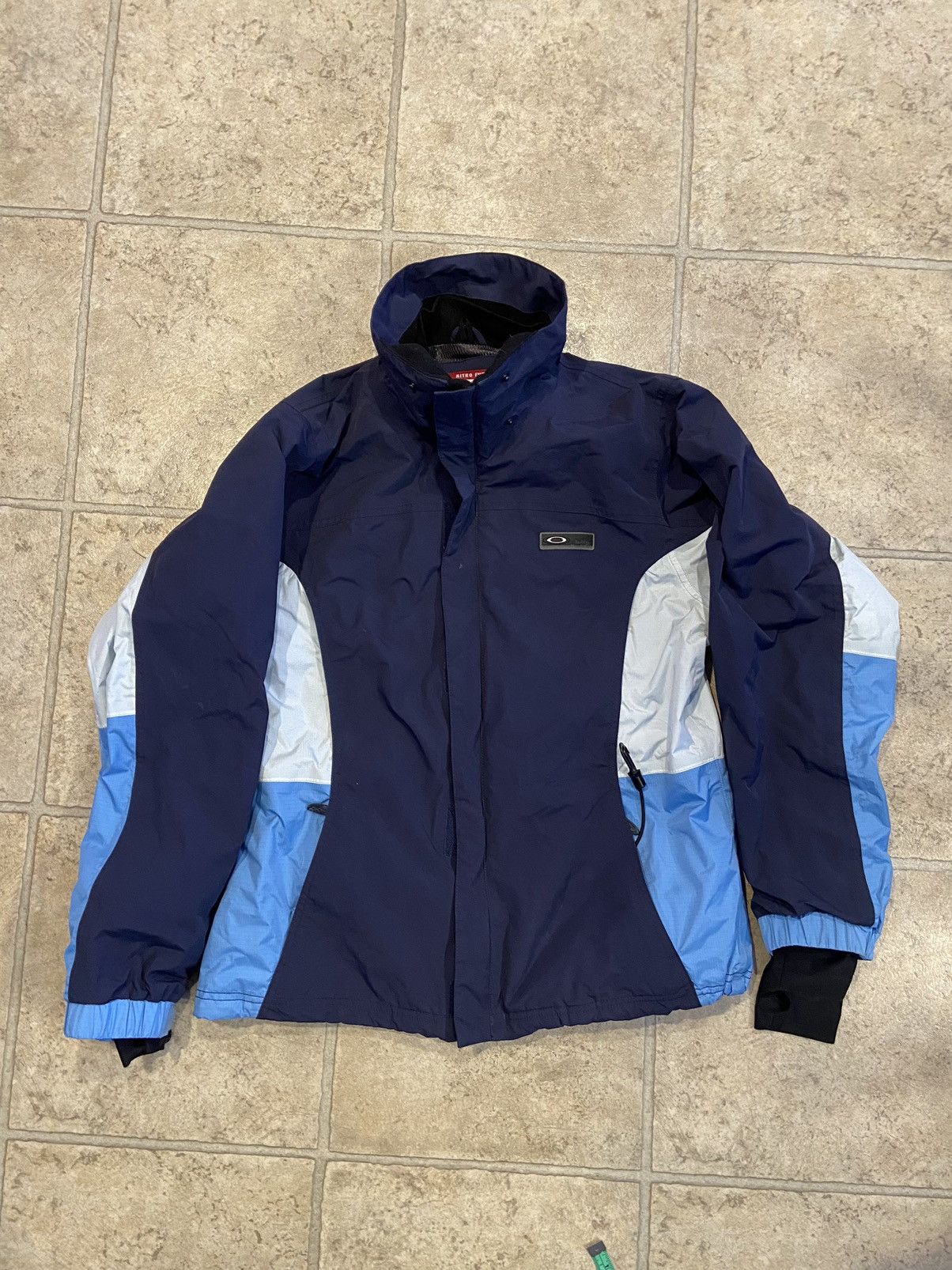 image of Oakley Nitro Fuel 2 Ski Jacket in Blue, Men's (Size Medium)