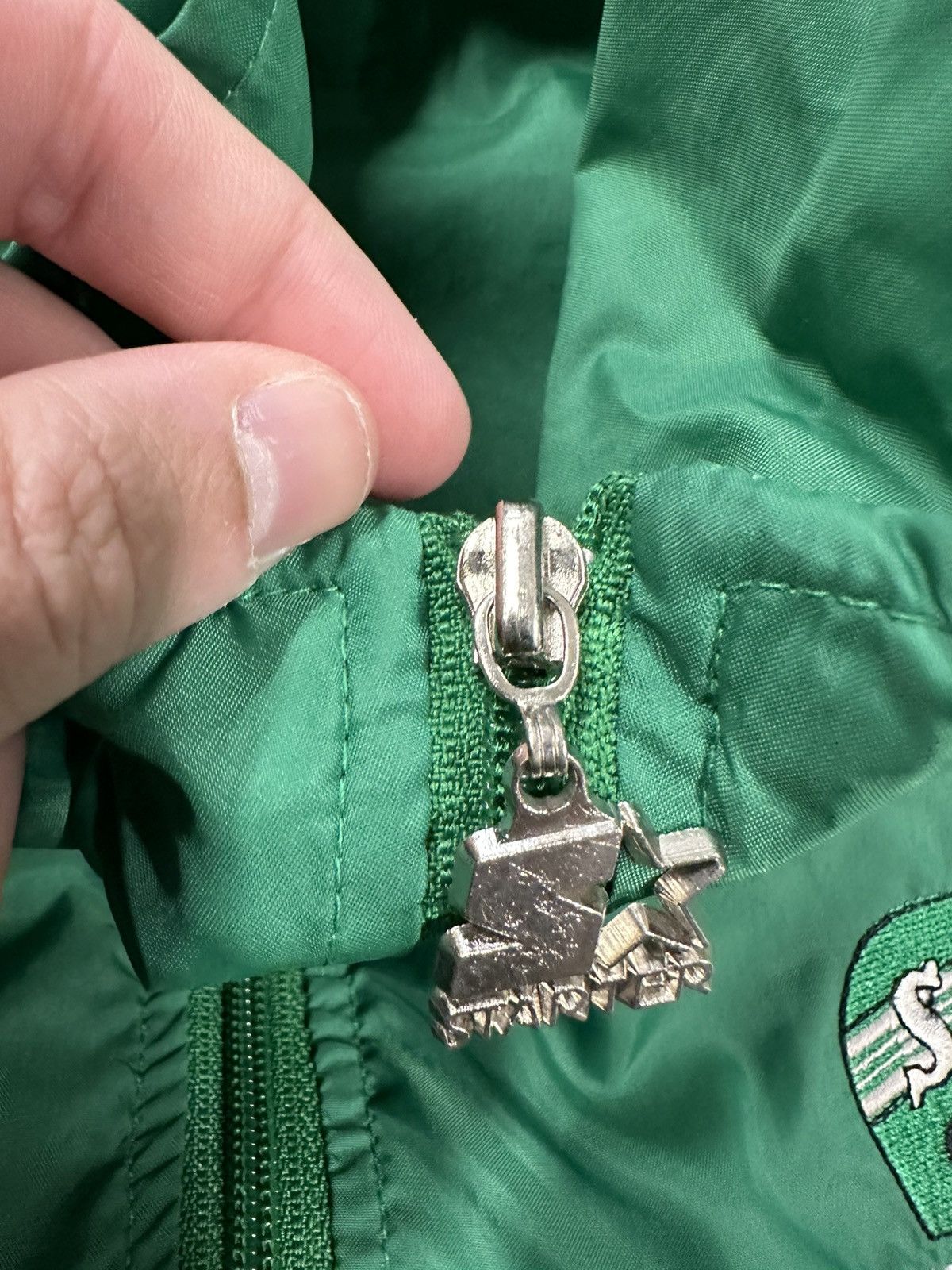 Starter Vintage 80s Starter Saskatchewan Rough Riders CFL Jacket Size US L / EU 52-54 / 3 - 13 Thumbnail