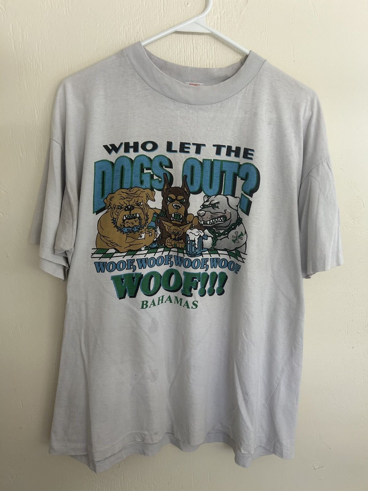 Vintage Vintage Who Let The Dogs Out? Bahamas Graphic T-shirt Size US XXL / EU 58 / 5 - 1 Thumbnail