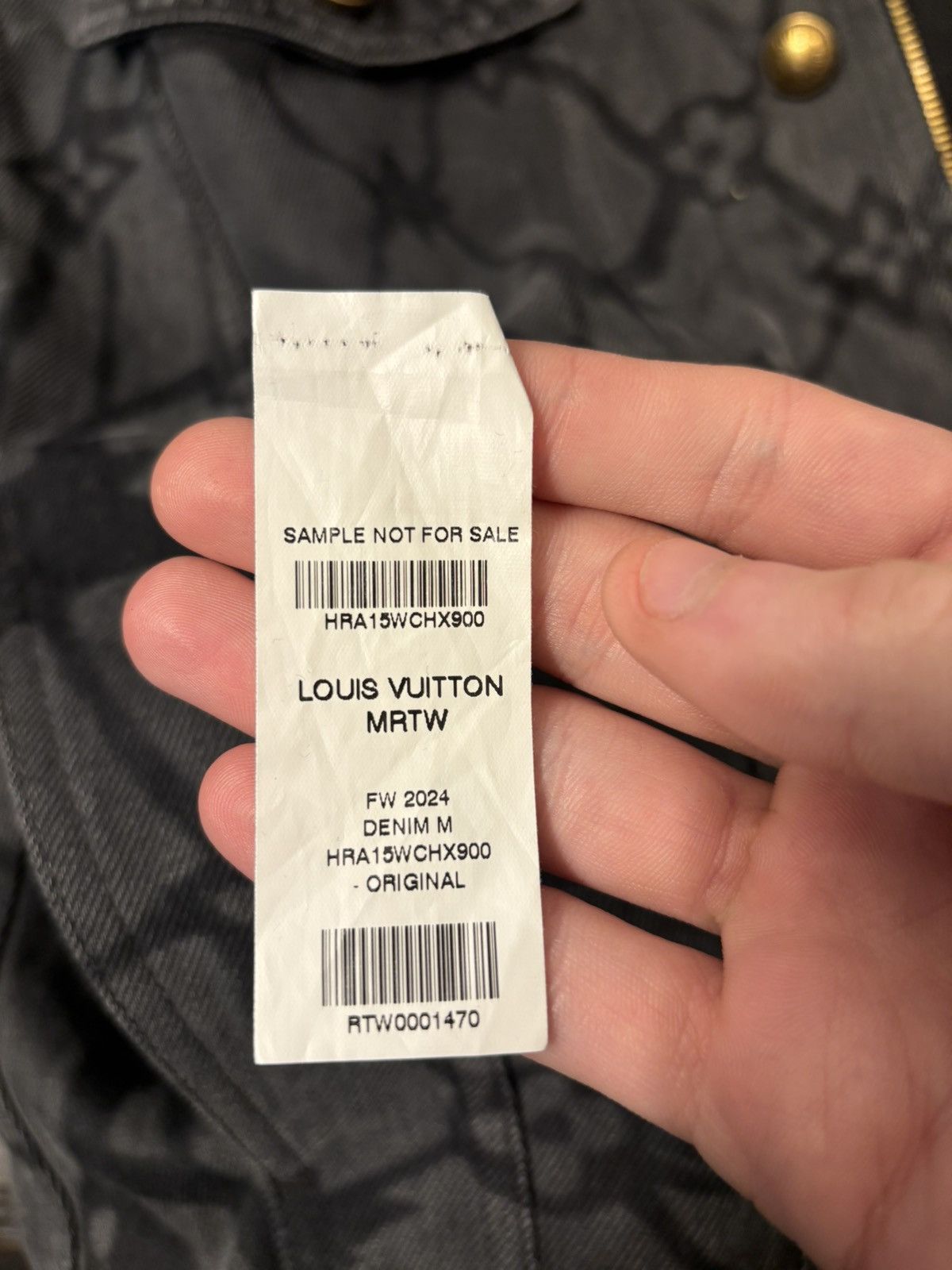 Louis Vuitton RUNWAY SAMPLE FW24 Pharrell Chainlink Monogram Denim Jacket Size US L / EU 52-54 / 3 - 3 Thumbnail
