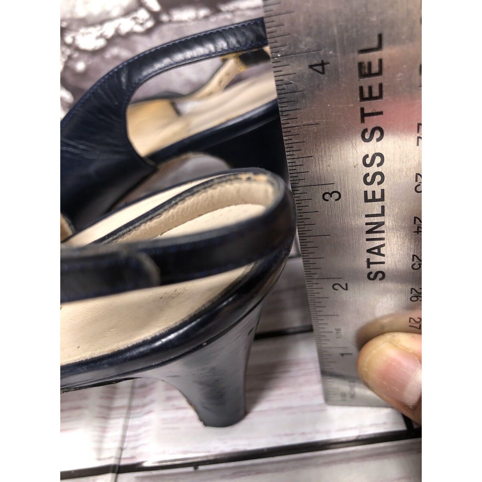 Salvatore Ferragamo Salvatore Ferragamo Navy Blue Leather Bow Peep Toe Heels Wom Size US 9 / IT 39 - 19 Thumbnail