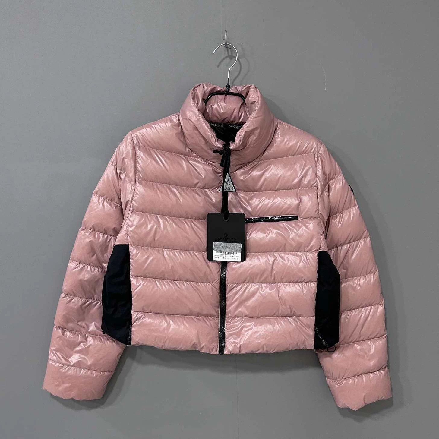 Moncler Moncler nude back logo short down jacket Size S / US 4 / IT 40 - 1 Thumbnail