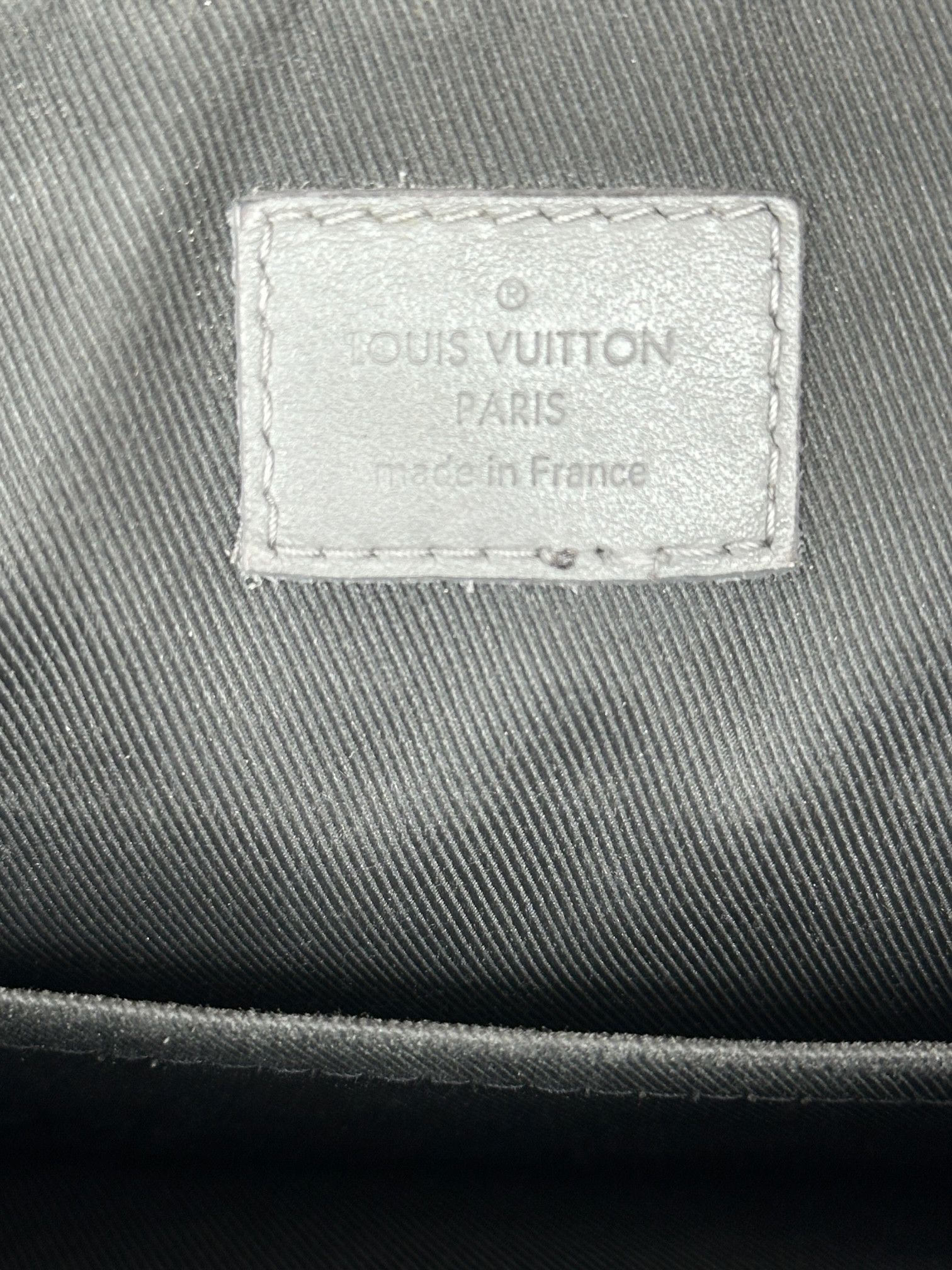 Louis Vuitton Louis Vuitton Grey Shadow Monogram Duo Messenger Size ONE SIZE - 5 Thumbnail