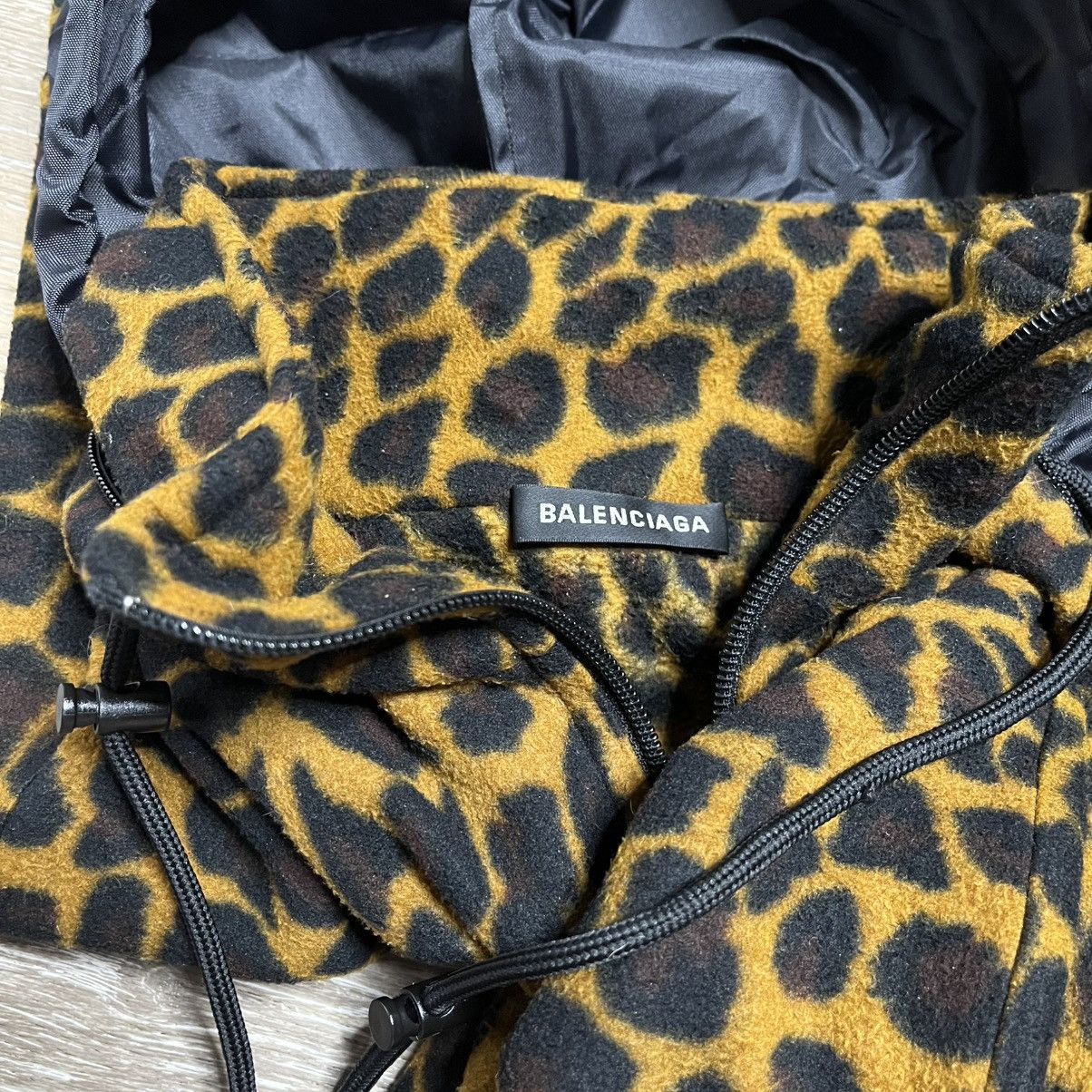 Balenciaga oversized balenciaga leopard print jacket Size US XS / EU 42 / 0 - 5 Thumbnail