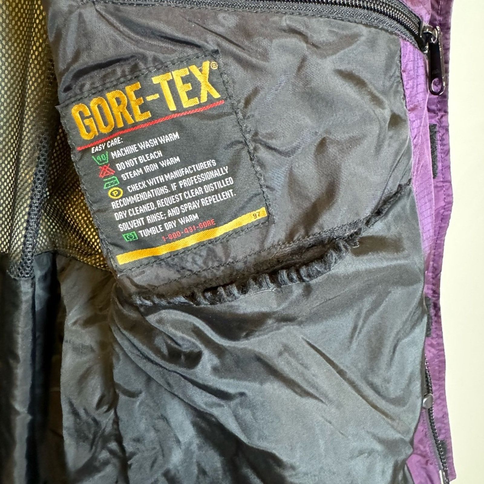 Mountain Hardwear Mountain Hardwear Vintage Gore-Tex Technical Jacket Size US XS / EU 42 / 0 - 3 Thumbnail