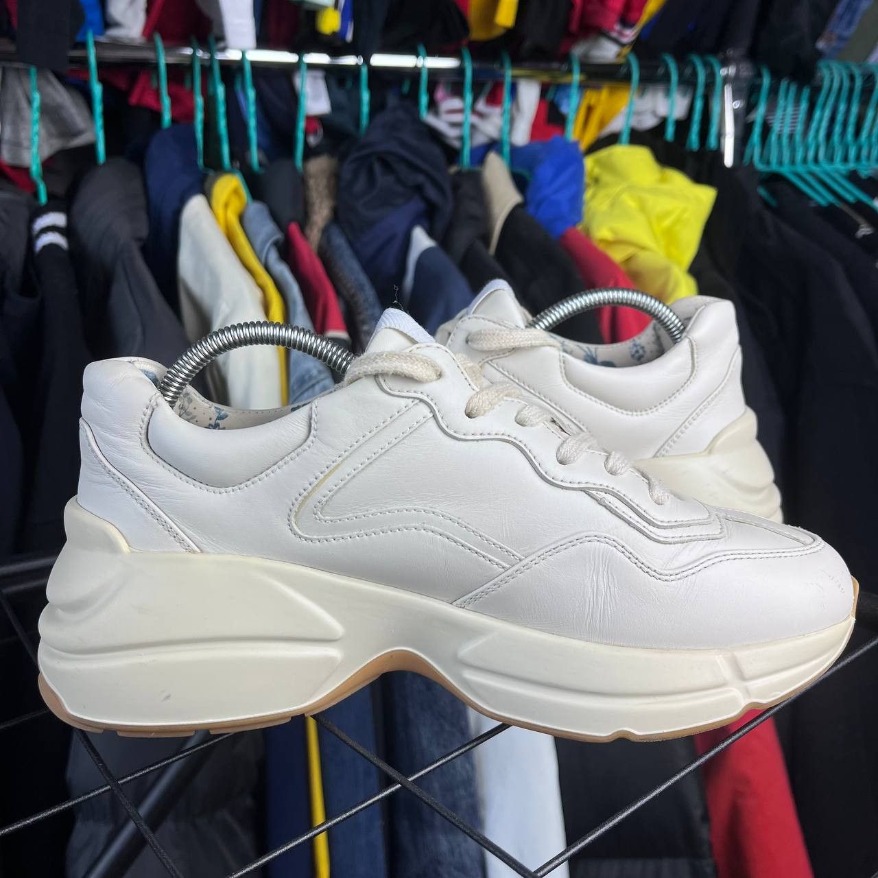 Gucci Gucci Rhyton White/Red/Blue Stripe Ivory Sneakers Size 36 Size US 6 / IT 36 - 9 Thumbnail