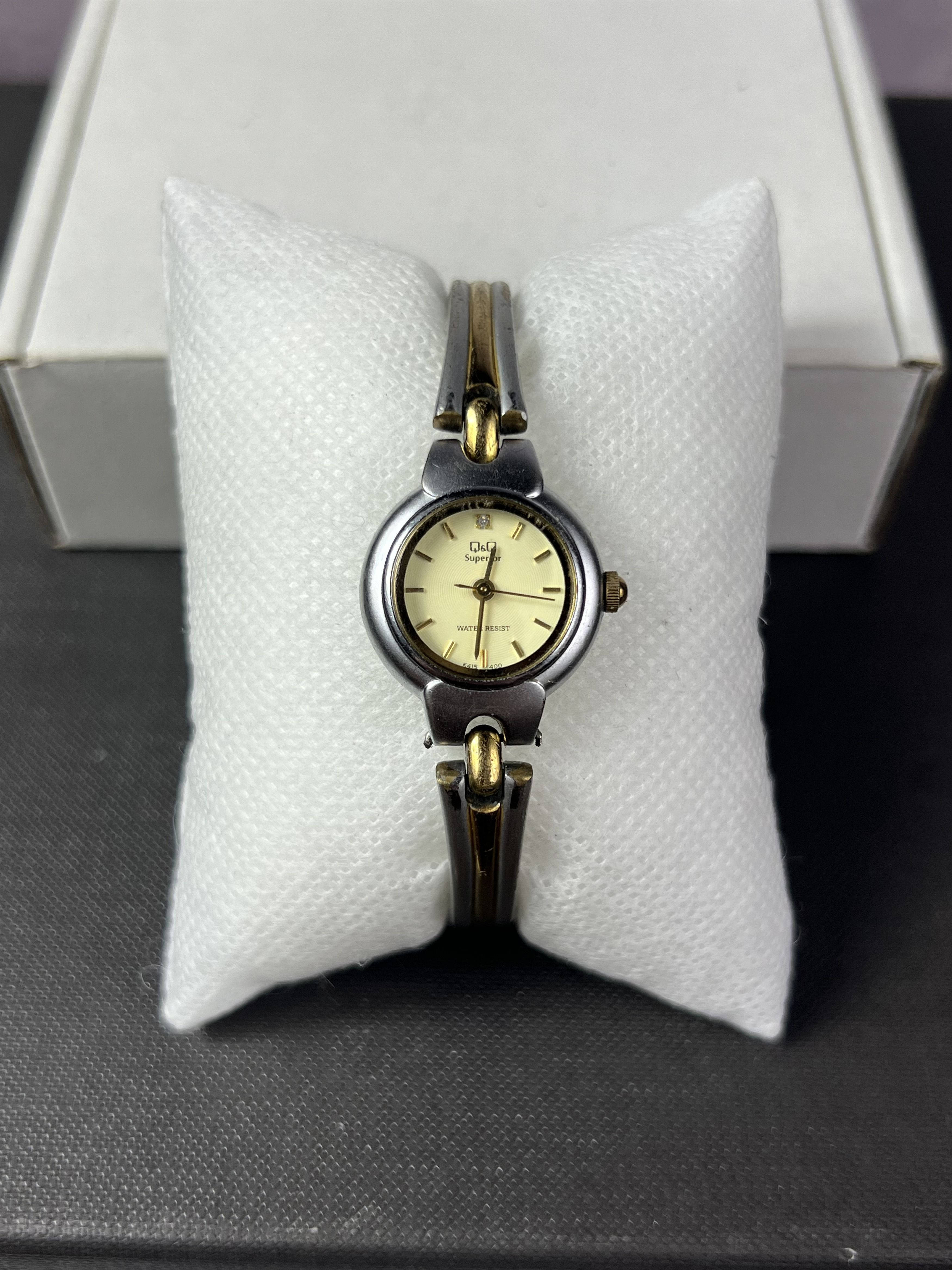 Vintage Futuristic Minimalistic Q&Q Japanese Style Bracelet Watch Size ONE SIZE - 2 Thumbnail