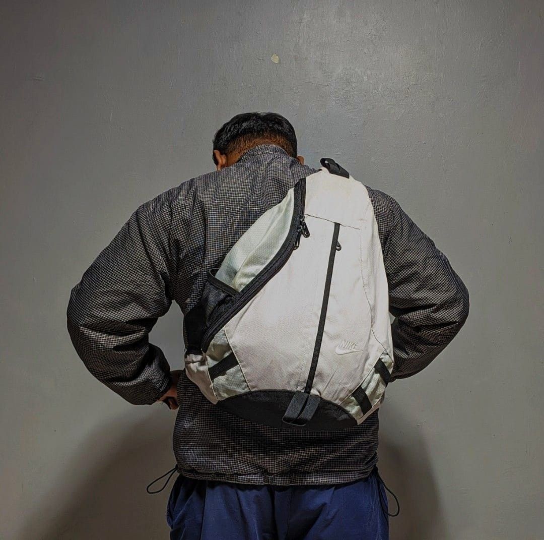 Nike × Vintage ❌Nike Vintage Y2K Crossbody Size ONE SIZE - 2 Thumbnail
