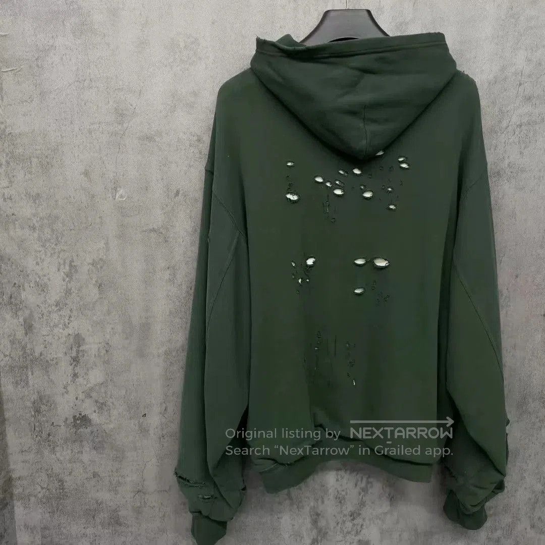 Balenciaga Balenciaga Distressed Logo Hoodie Sweatshirt. Size US XXS / EU 40 - 3 Thumbnail