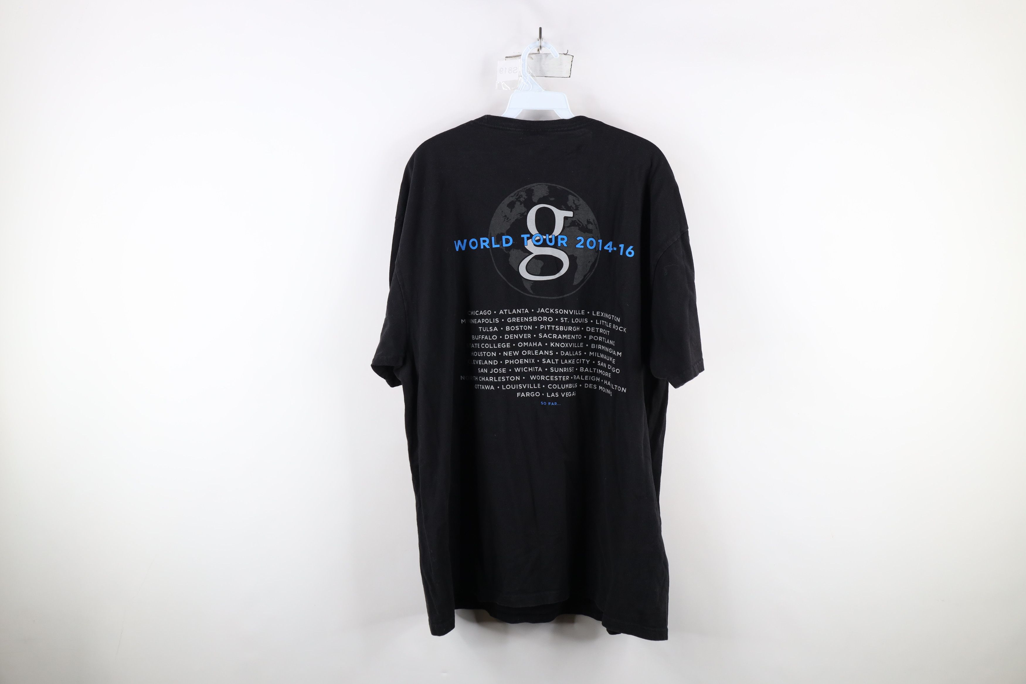 Vintage Vintage Y2K World Tour Garth Brooks Band T-Shirt Black Size US XXL / EU 58 / 5 - 11 Thumbnail