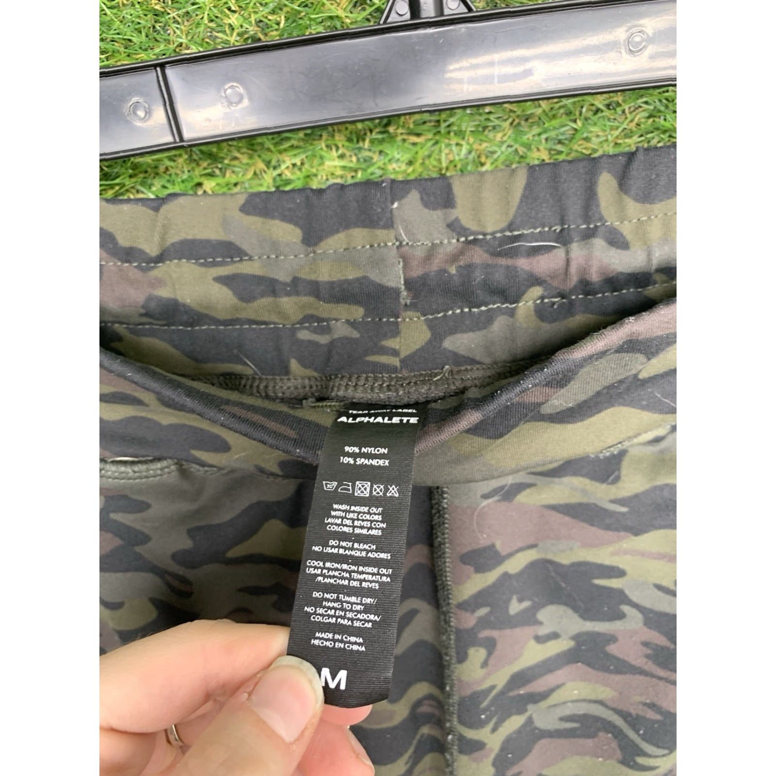 Vintage Alphalete Sweatpants Mens Medium M Tapered 32x30 Camouflage Beig e Polyester Blend Gym Activewear Size US 31 - 3 Thumbnail