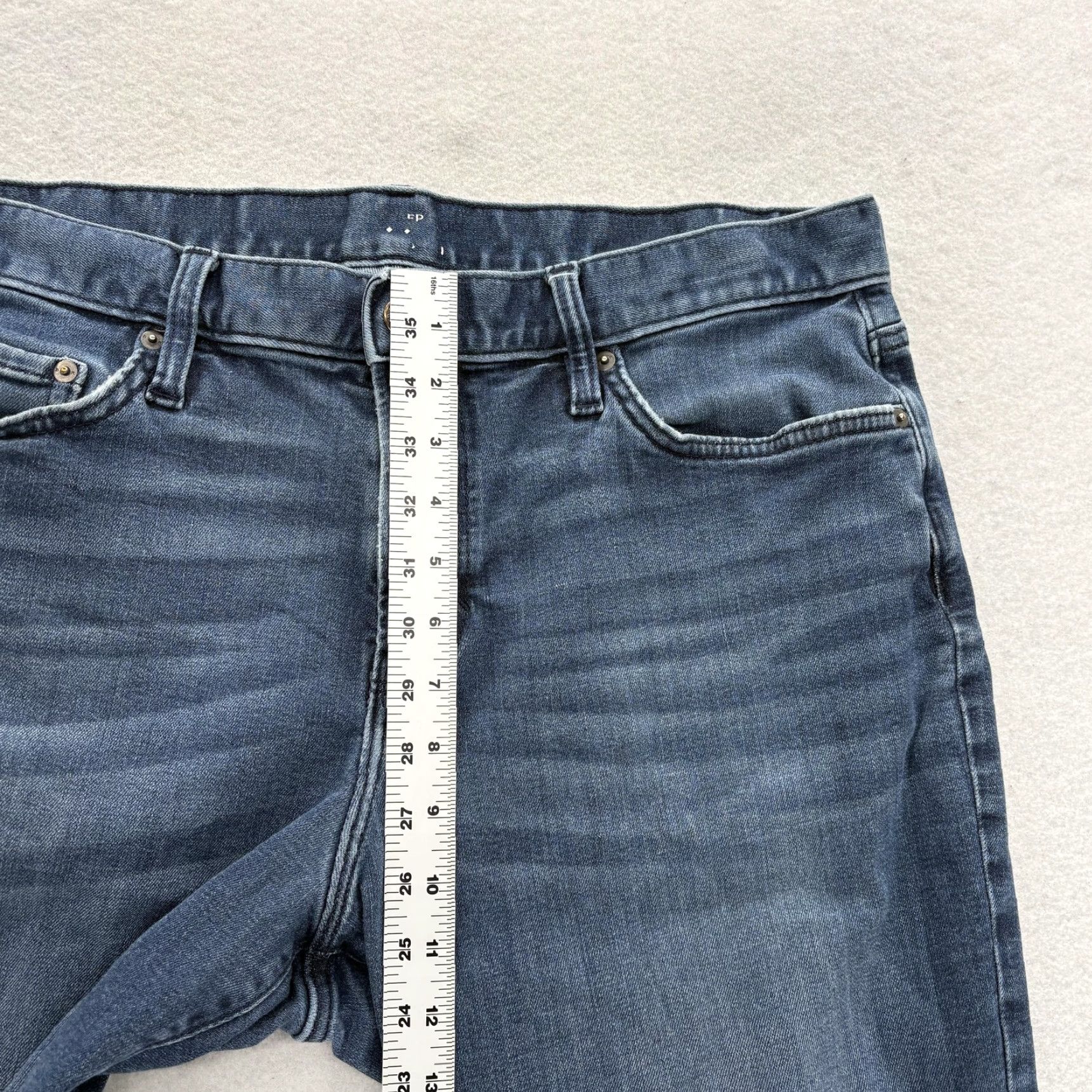 Banana Republic Banana Republic Travel Jeans Mens 36x30 Blue Athletic Taper Stretch Denim Pants Size US 36 / EU 52 - 7 Thumbnail