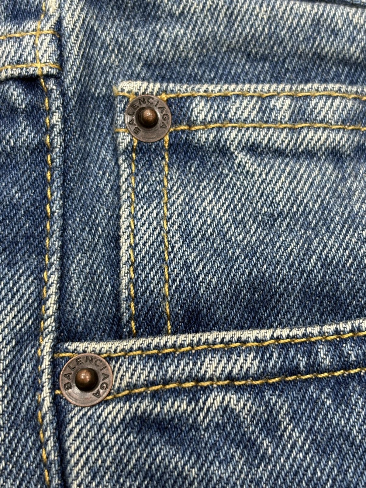 Balenciaga Balenciaga Stonewashed Bleach Brush Denim Jeans Size US 29 - 15 Thumbnail
