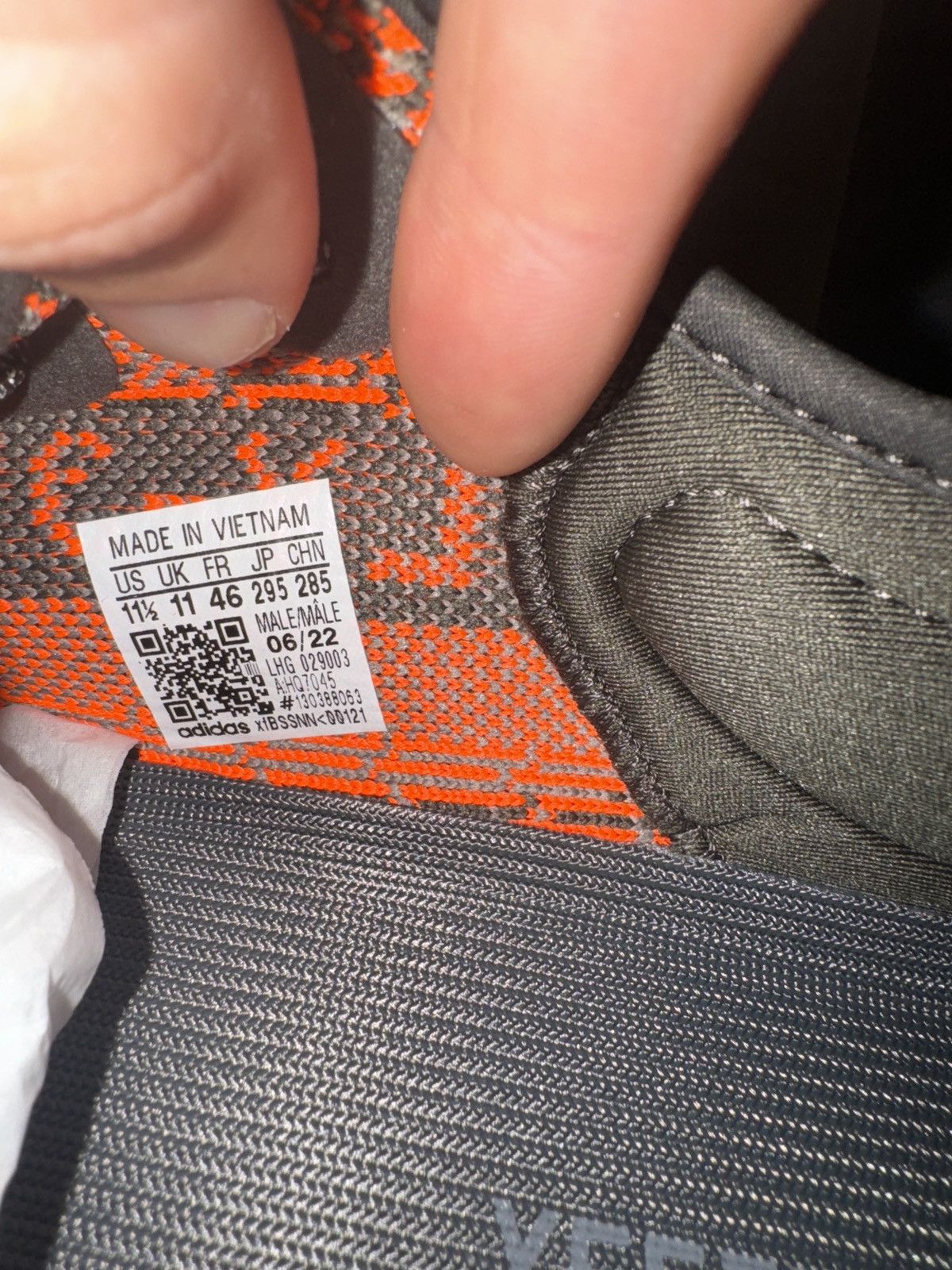 Adidas × Kanye West Yeezy Boost 350 V2 Carbon Beluga Size US 11.5 / EU 44-45 - 11 Thumbnail