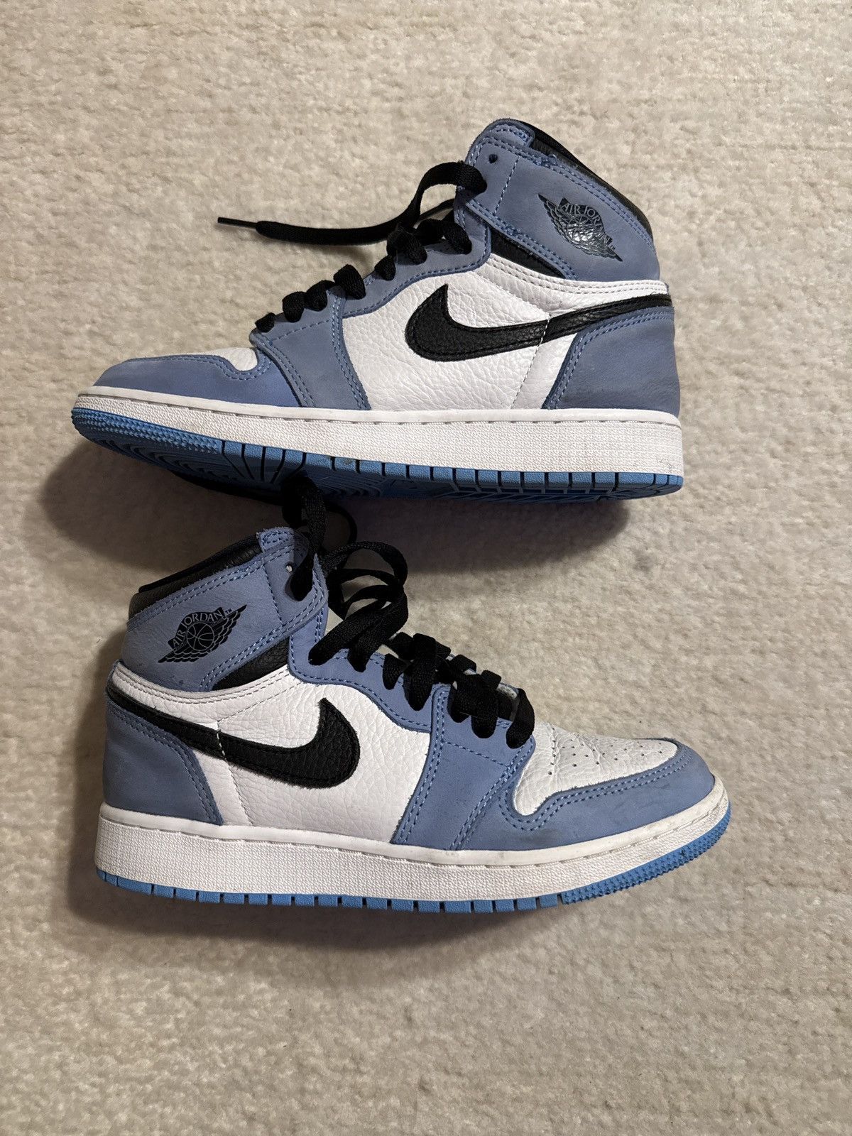 Nike Air Jordan 1 High OG “University Blue” Size US 5.5 / EU 38 - 3 Thumbnail