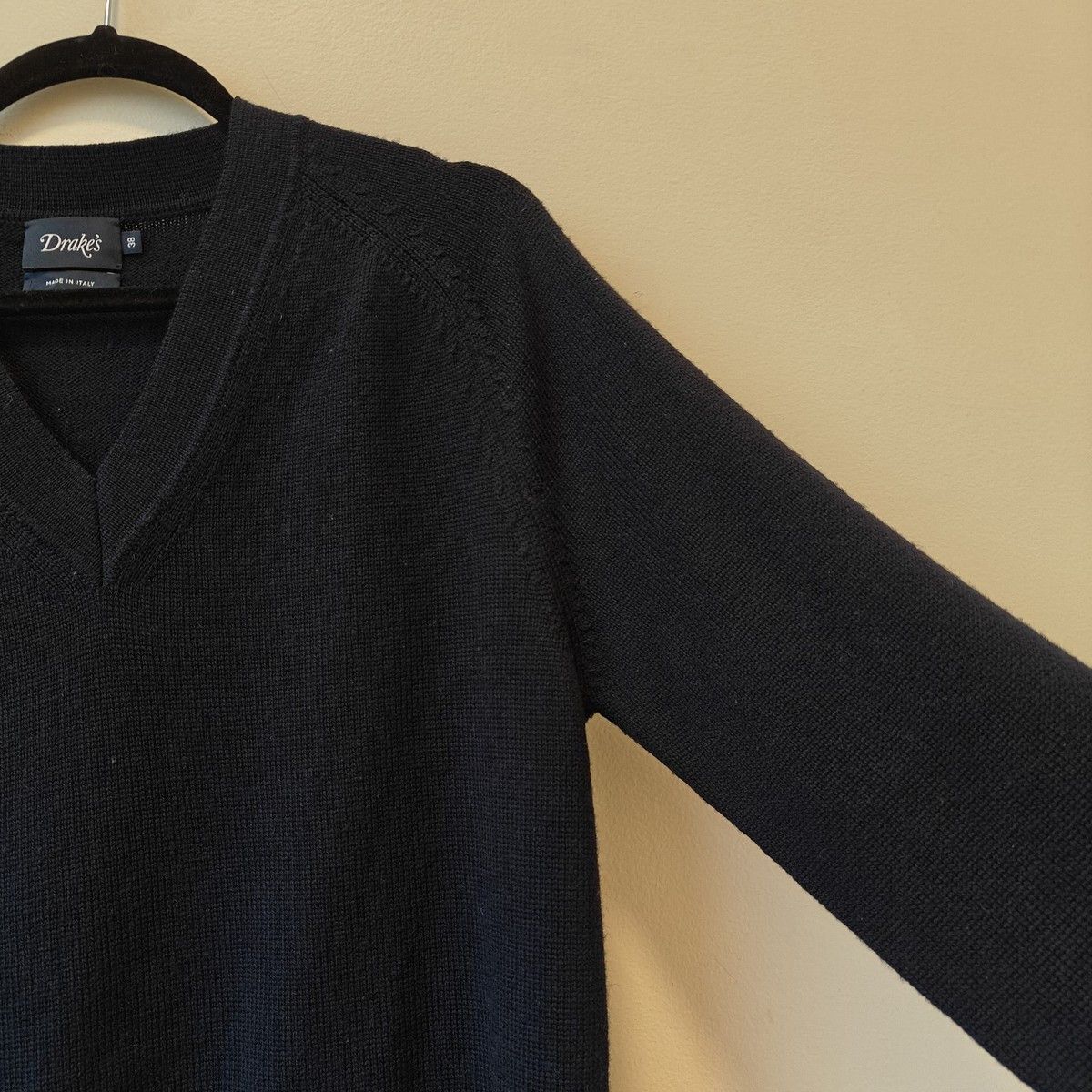 Drake's black merino wool v neck sweater size m fits s Italy Size US M / EU 48-50 / 2 - 7 Thumbnail