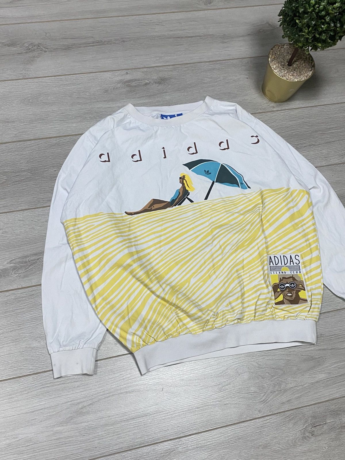Adidas Adidas RARE Iceland club beach over print sweatshirt Size US L / EU 52-54 / 3 - 12 Thumbnail