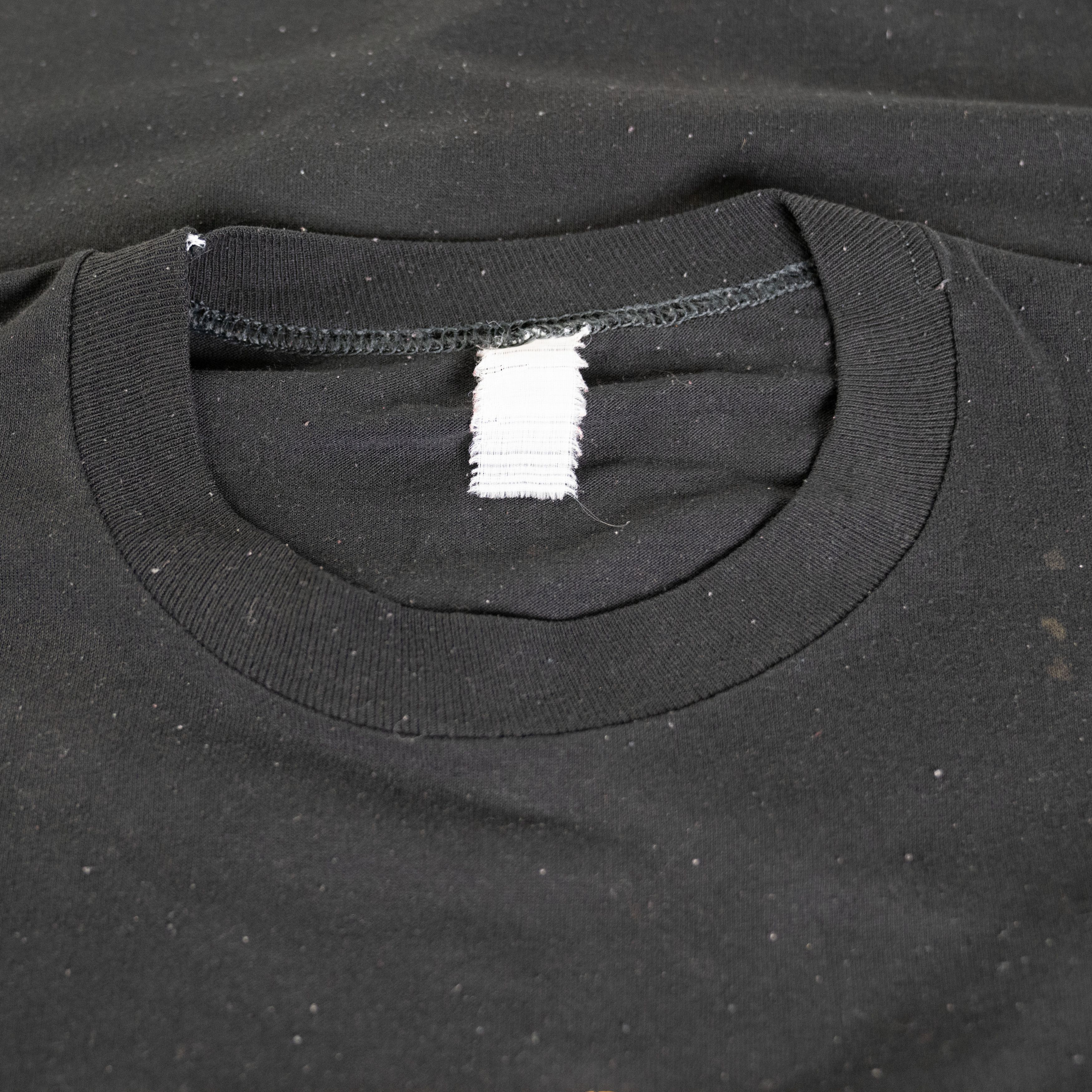 Vintage Vintage 1980's Military Paratrooper Pink FLoyd Tee Shirt Size US L / EU 52-54 / 3 - 3 Thumbnail