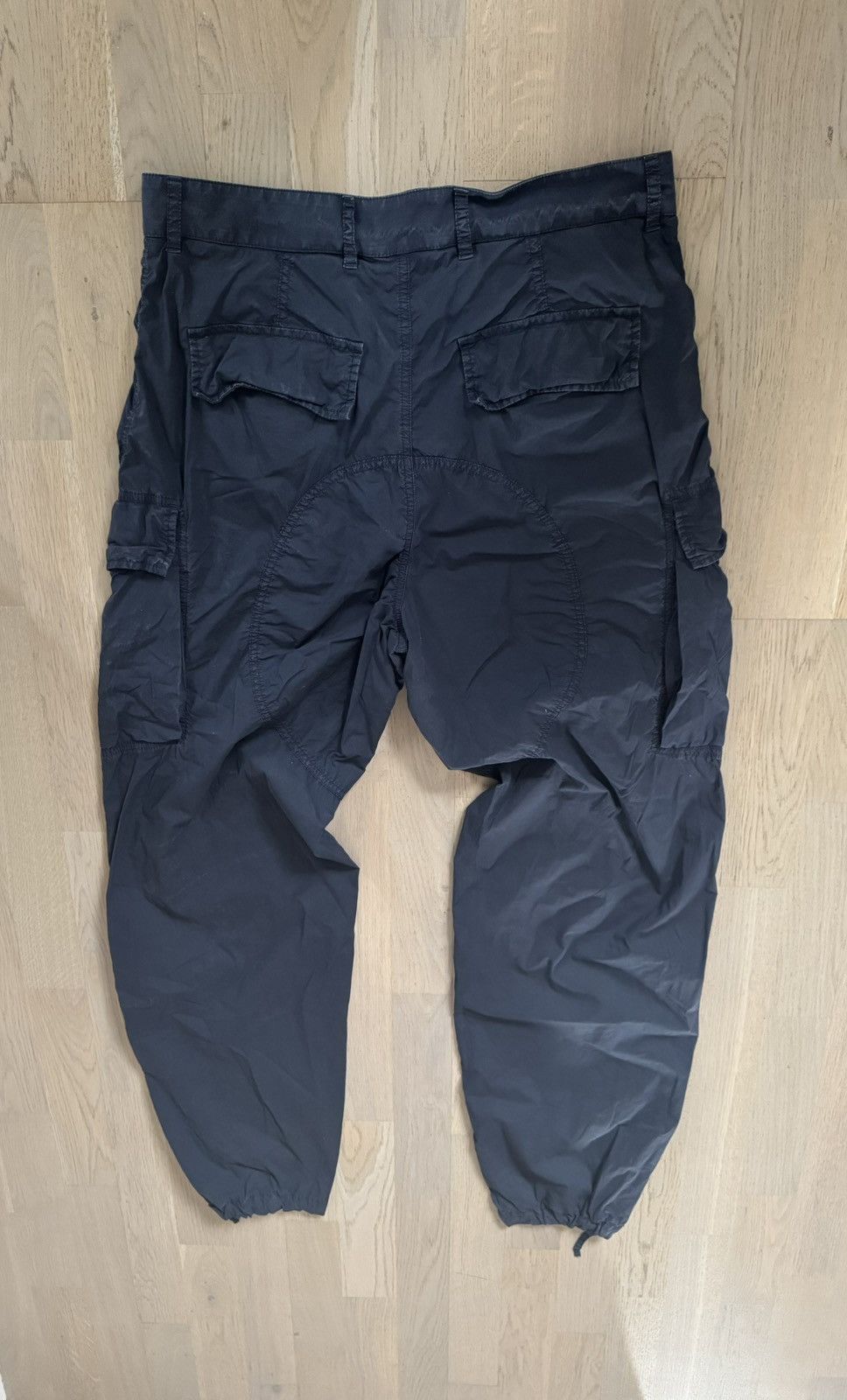 Givenchy GIVENCHY PANTS see ALL PHOTOS FOR TAPE MEASUREMENTS DESCRIPT Size US 32 / EU 48 - 8 Thumbnail