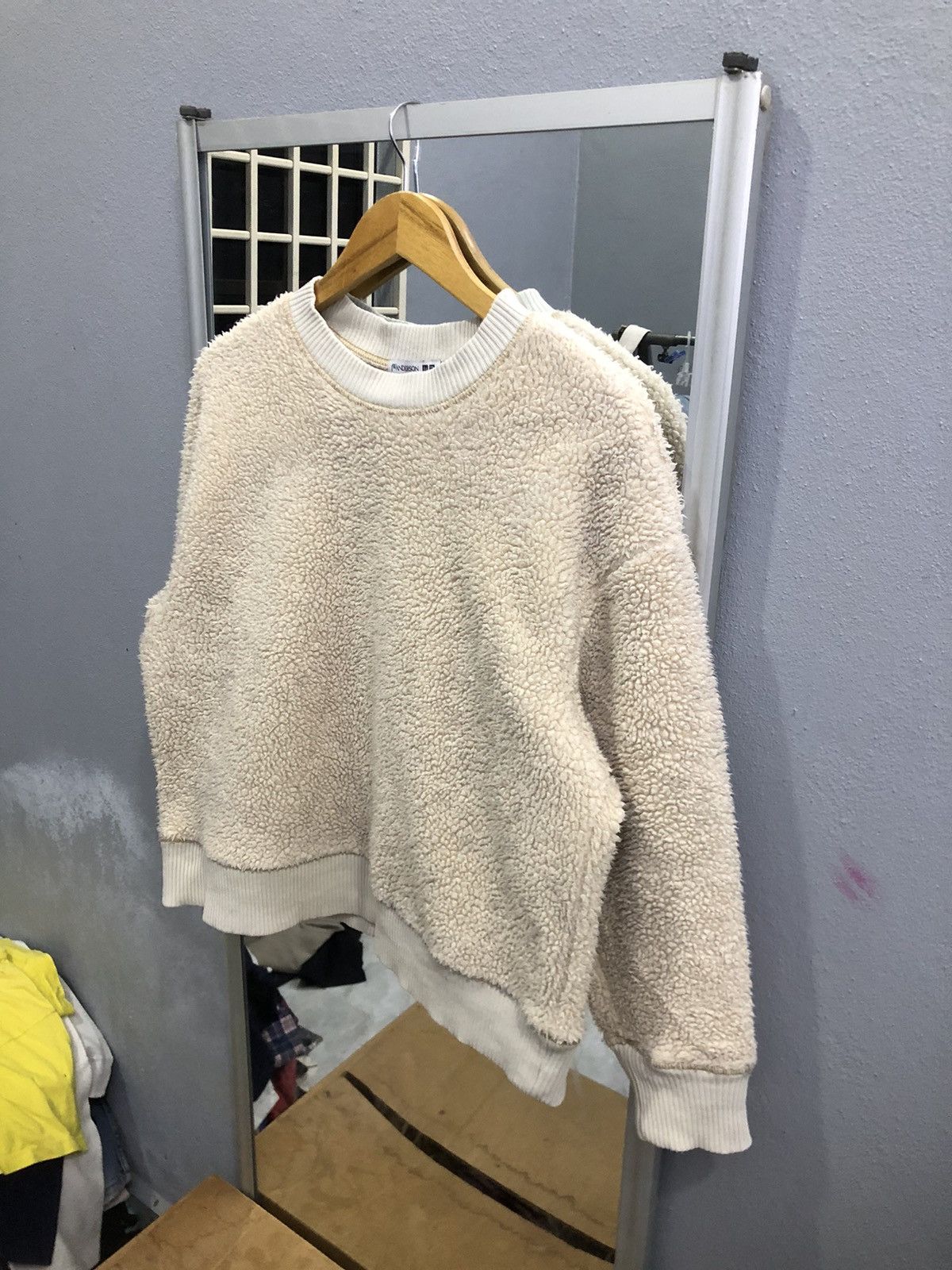 JW Anderson × Japanese Brand × Uniqlo Uniqlo JW Anderson fluffy fleece sweathirt Size M / US 6-8 / IT 42-44 - 2 Thumbnail