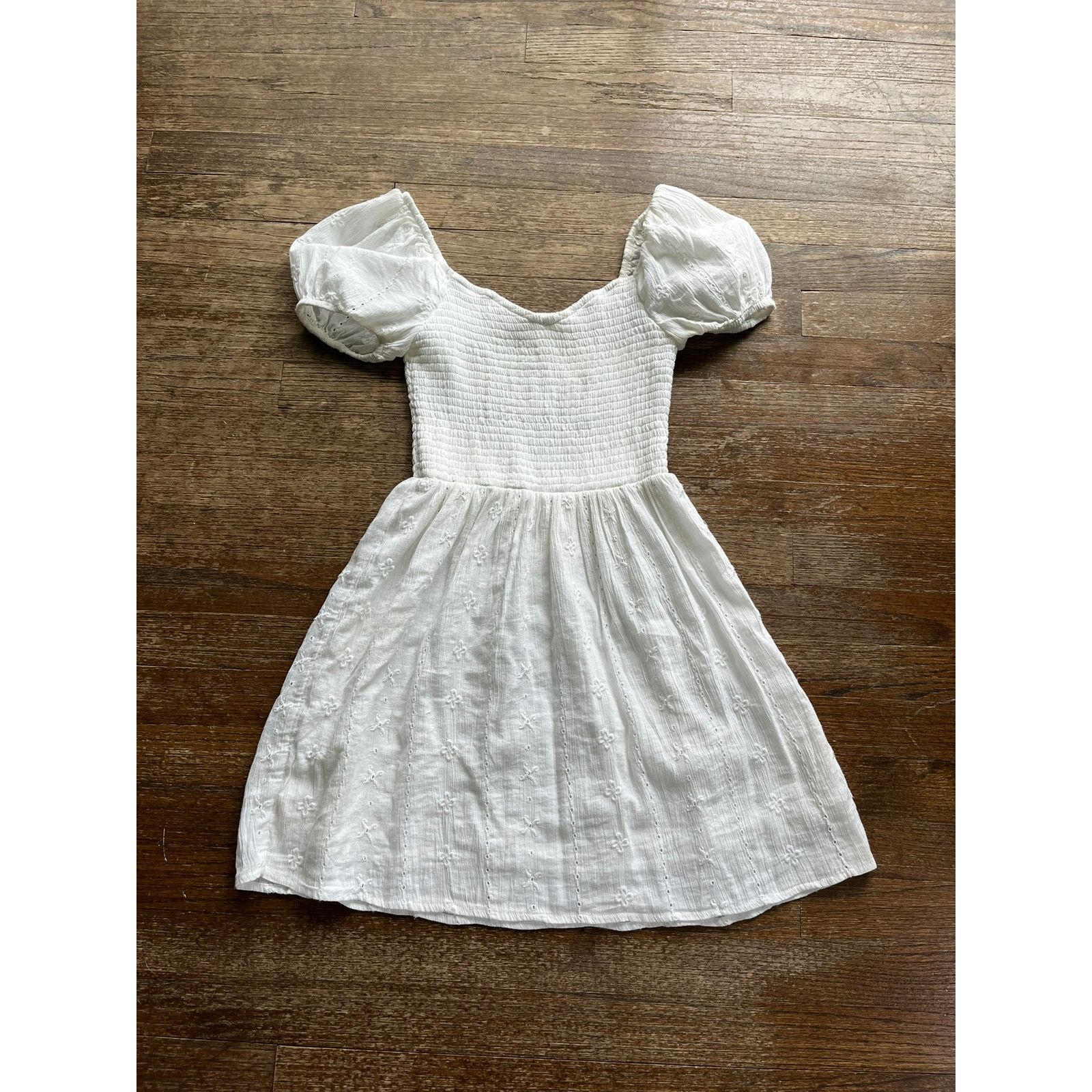 American Eagle Outfitters American Eagle White Puff Sleeve Smocked Dress - XXS Size XXS / US 00 / IT 34 - 1 Thumbnail
