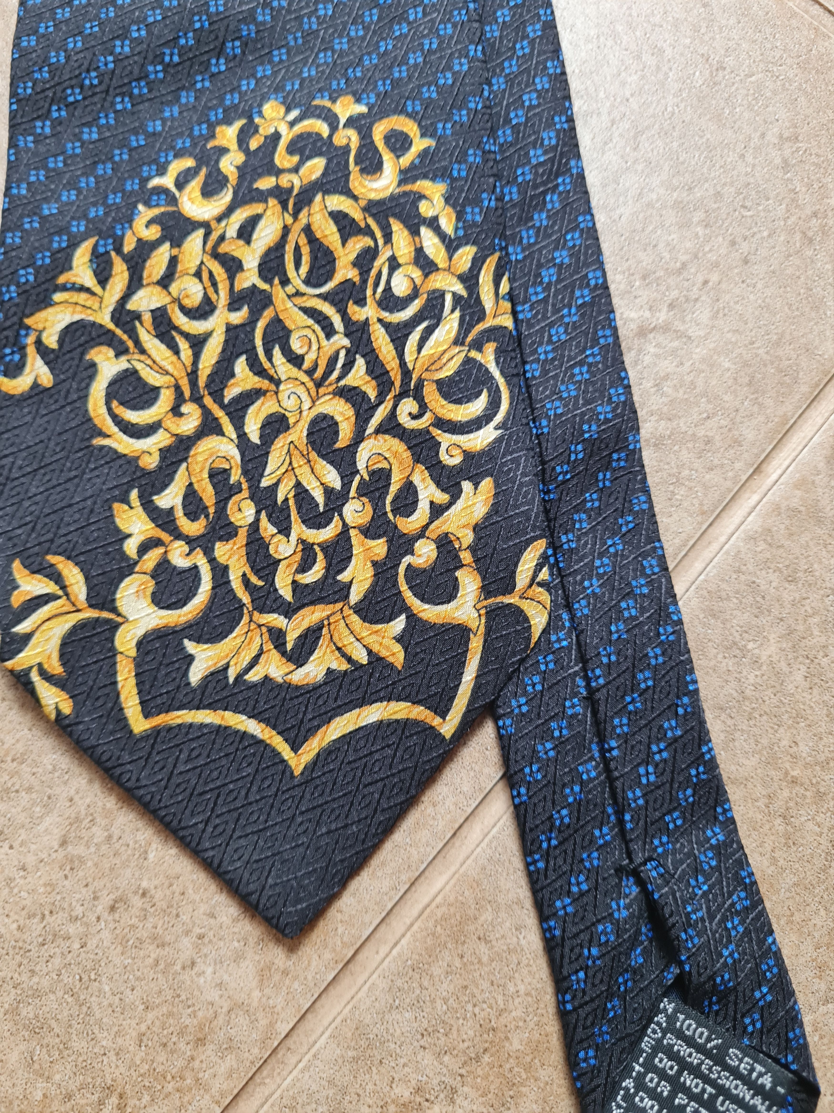 Versace Mens Black Gold Vintage V2 Versace Baroque Print Silk Tie Size ONE SIZE - 14 Thumbnail