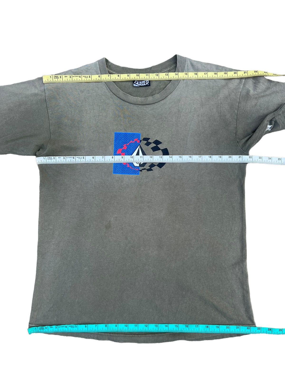 Vintage 90s Volcom Stone YouthAgainstEstablisment Sun Fade t shirt Size US L / EU 52-54 / 3 - 3 Thumbnail