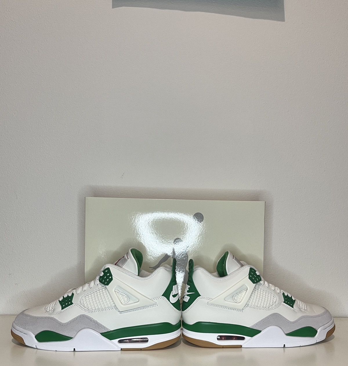 Jordan Brand Pine green Jordan 4 SB Size US 10 / EU 43 - 1 Thumbnail