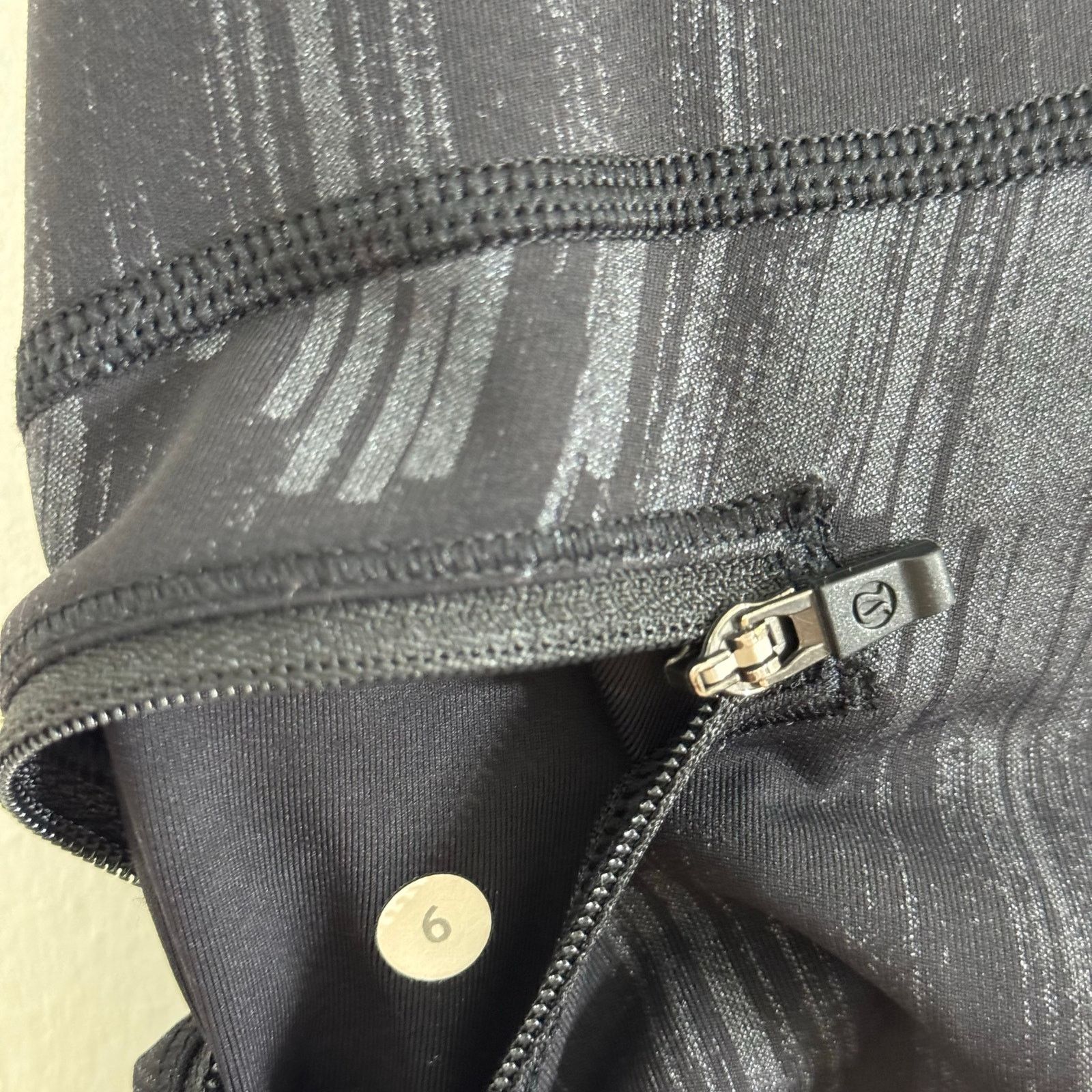 Lululemon Lululemon Run: Top Speed Crop Scratch Match Black Multi Sz 6 Size 28" / US 6 / IT 42 - 7 Thumbnail
