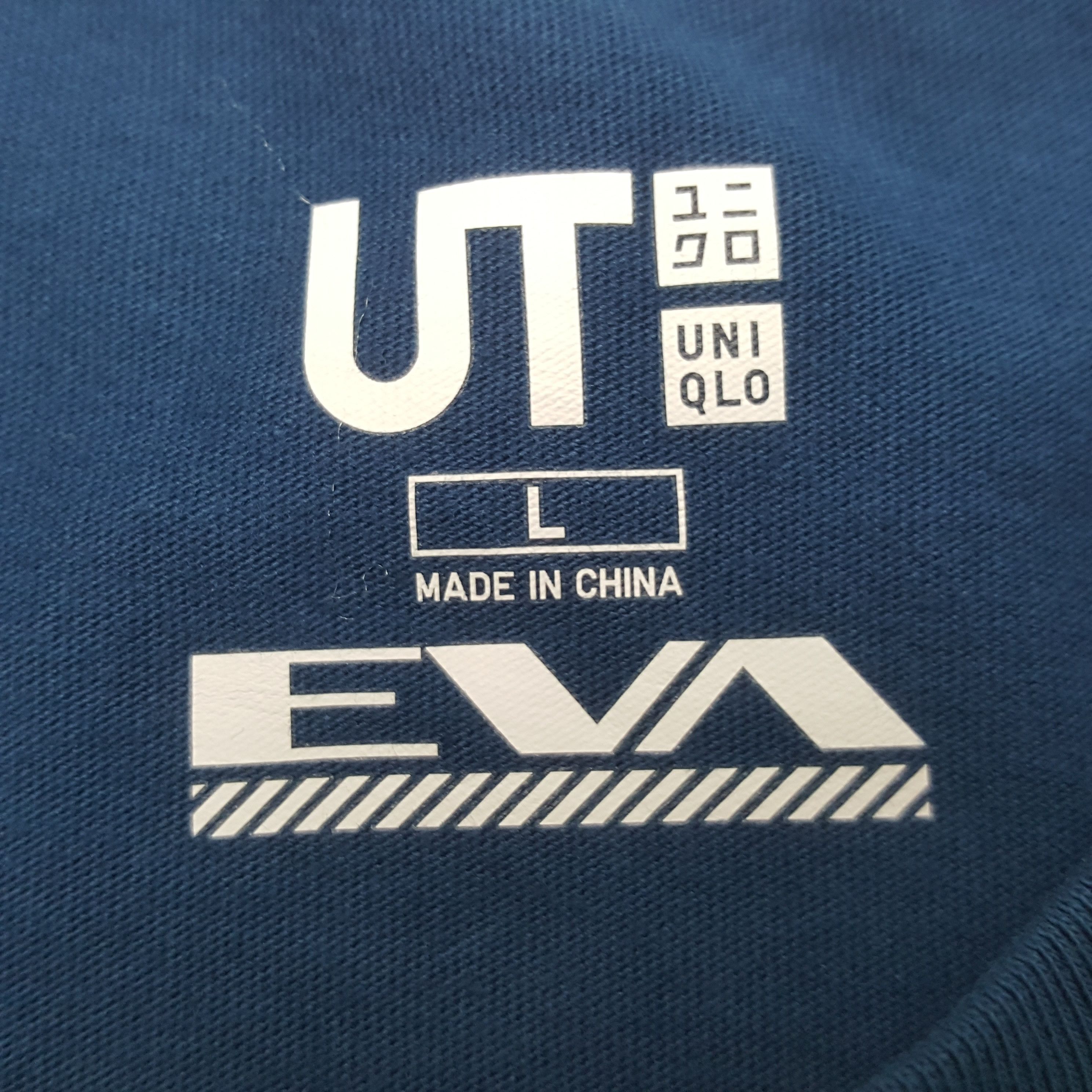 Uniqlo Uniqlo x Evangelion Anime Japanese Brand Tshirt RR1 Size US L / EU 52-54 / 3 - 5 Thumbnail