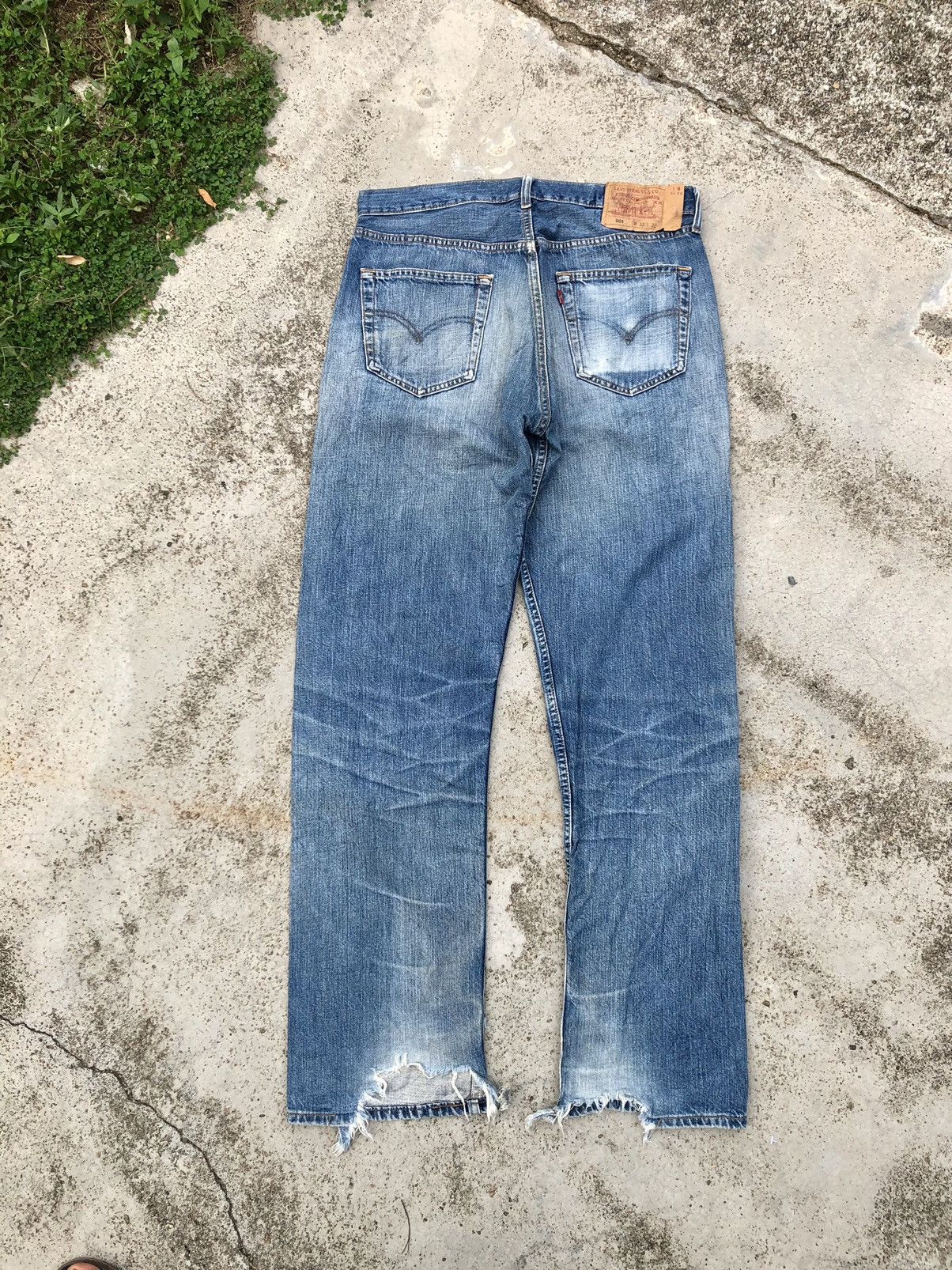 Levi's VINTAGE LEVIS 501 DISTRESSED JEANS Size US 33 - 7 Thumbnail