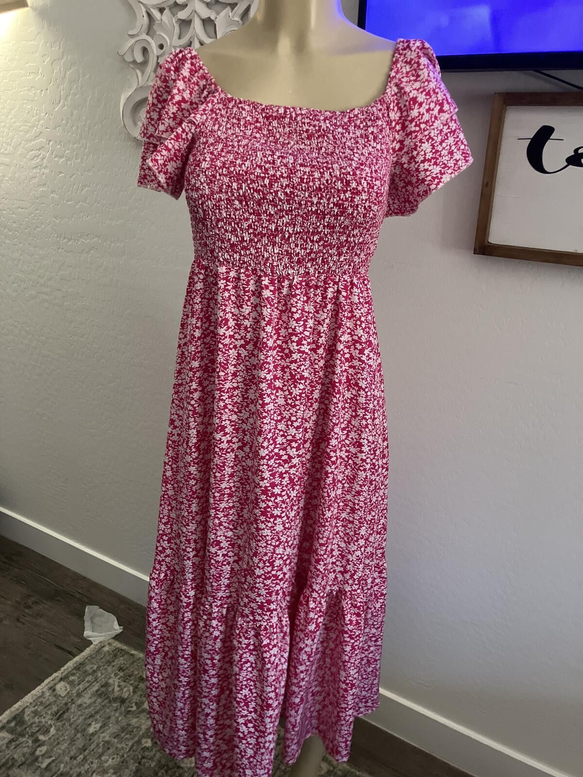 Shein Pink Floral Smocked Midi Dress with Puff Sleeves Size ONE SIZE - 1 Thumbnail