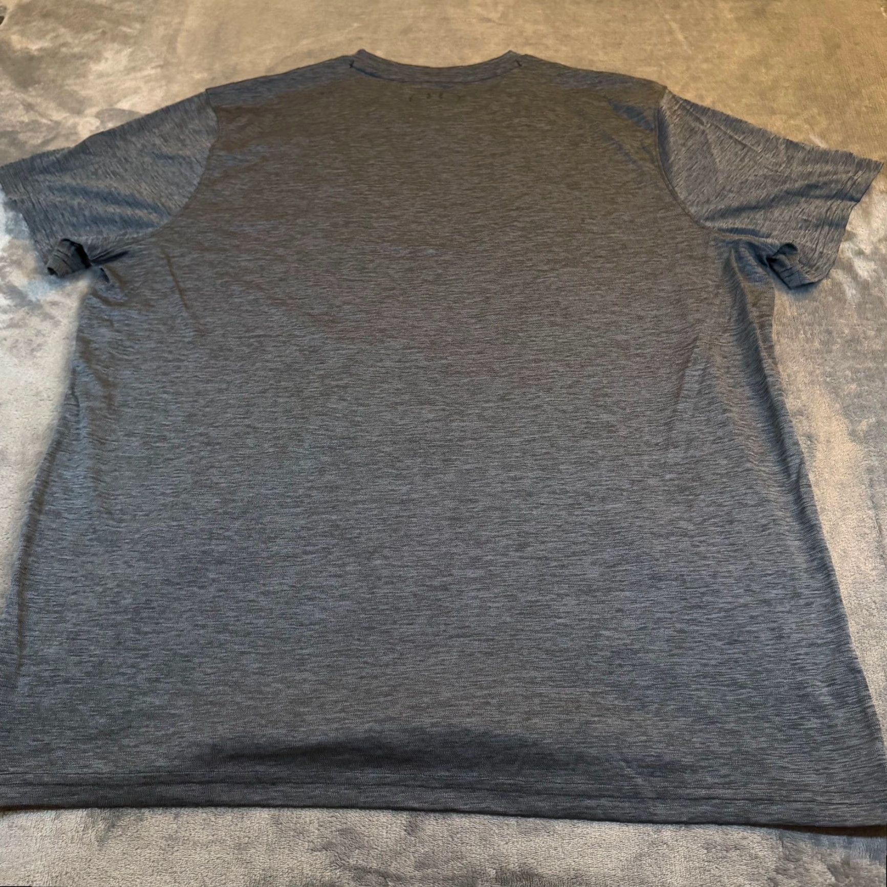 Under Armour Under Armour HeatGear T-Shirt Mens 2XL Loose Short Sleeve V-Neck Gray Charcoal Logo Moisture Wicking Lightweight Stretch Sports Gym Casual Shirt Size US XXL / EU 58 / 5 - 4 Thumbnail