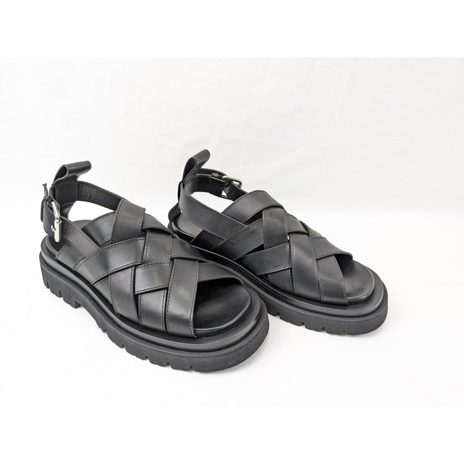 Bottega Veneta o1rshd1 Lug Sandal Military Calf in Black Size US 9 / EU 42 - 13 Thumbnail
