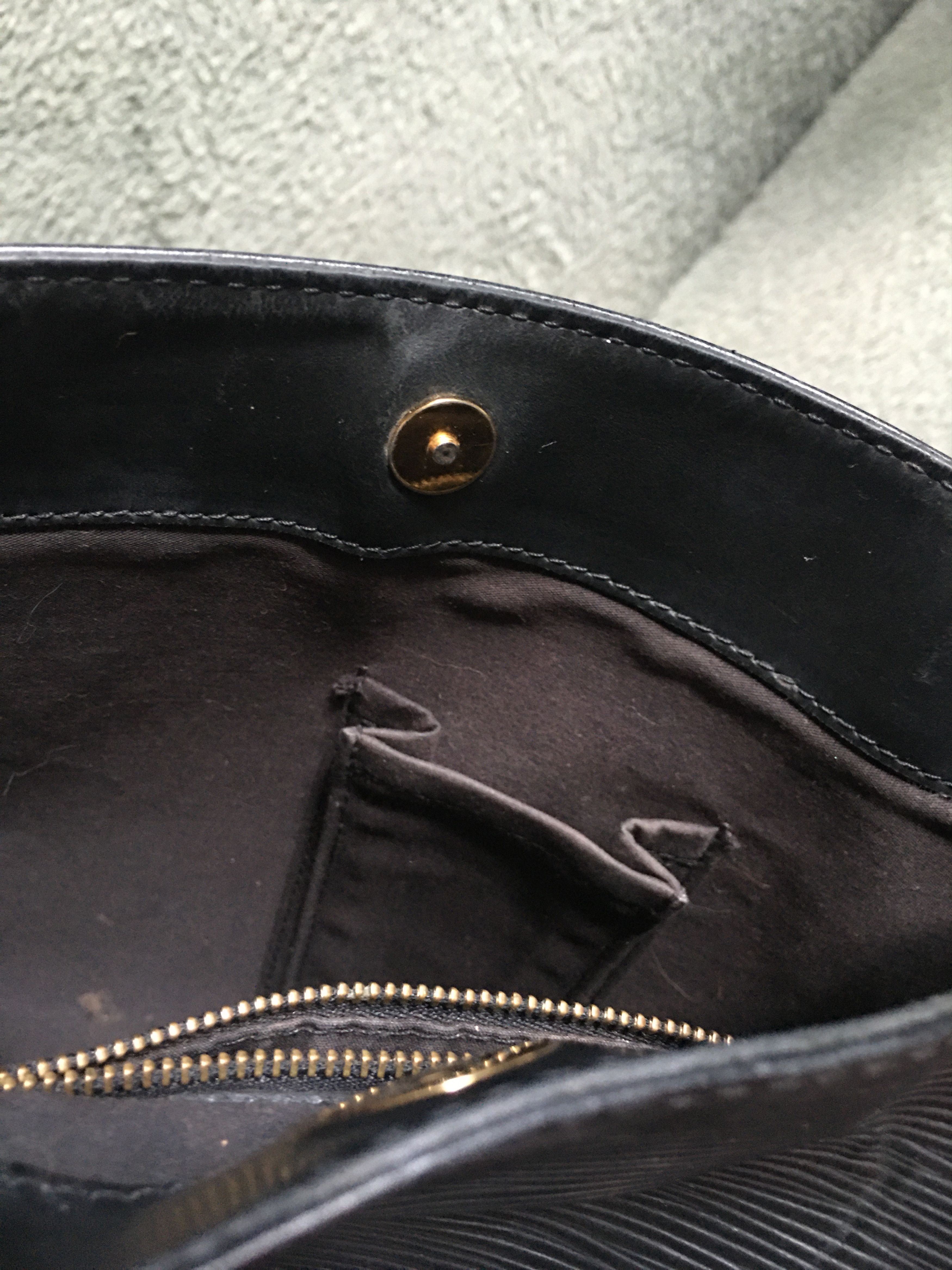 Louis Vuitton Louis Vuitton Epi Mandara Leather Black Shoulder Bag Size ONE SIZE - 24 Thumbnail