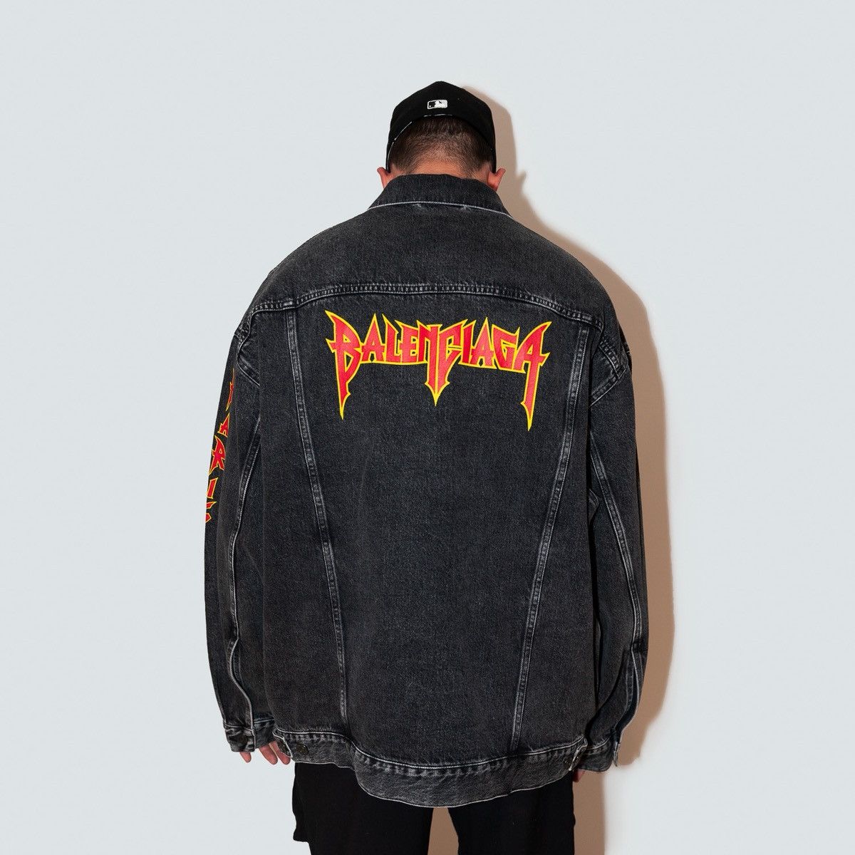Balenciaga Balenciaga Metal Back Logo Denim Oversized Jacket Size US M / EU 48-50 / 2 - 2 Thumbnail