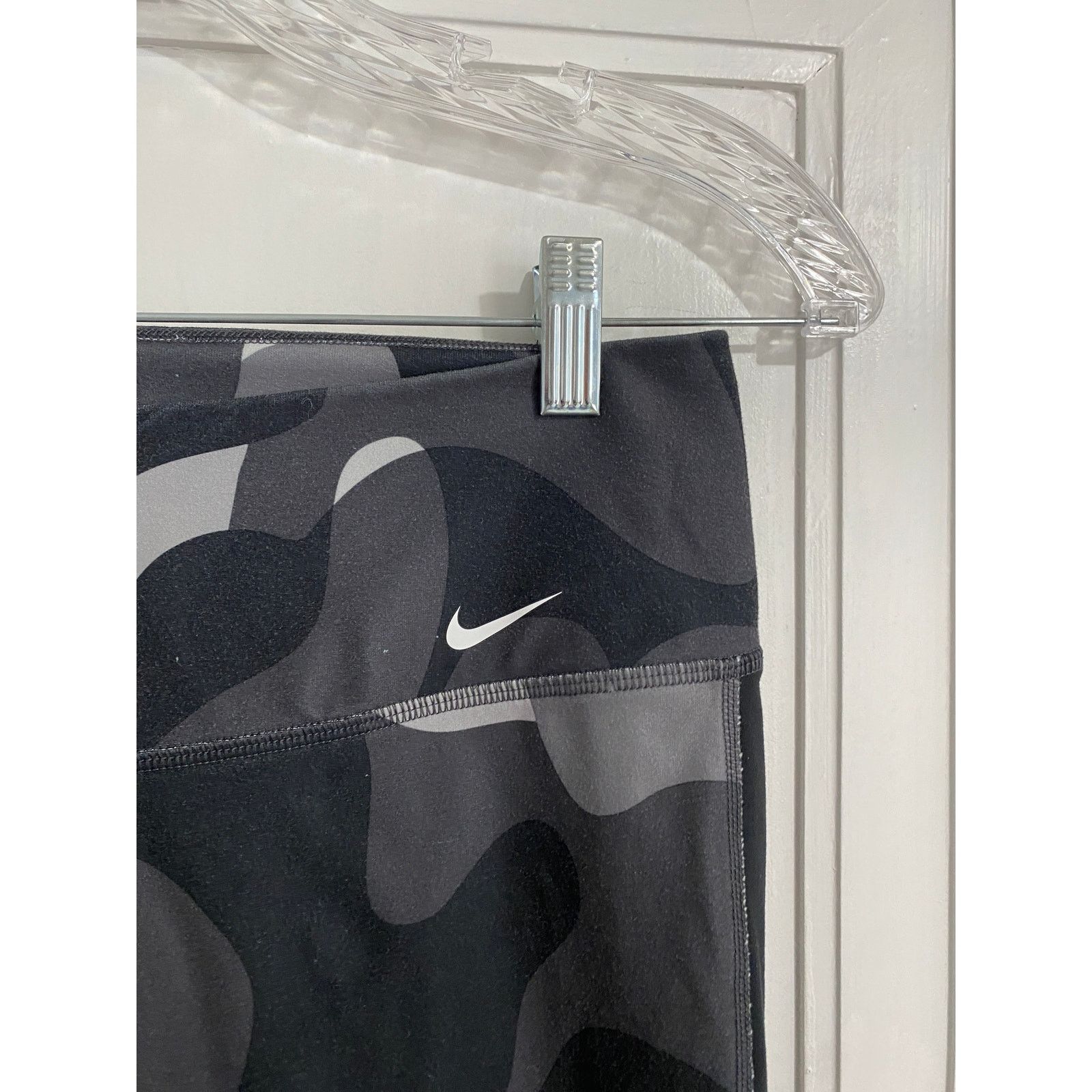 Nike Nike Dri-Fit Black, White, and Gray Leggings Size S Size 26" / US 2 / IT 38 - 2 Thumbnail