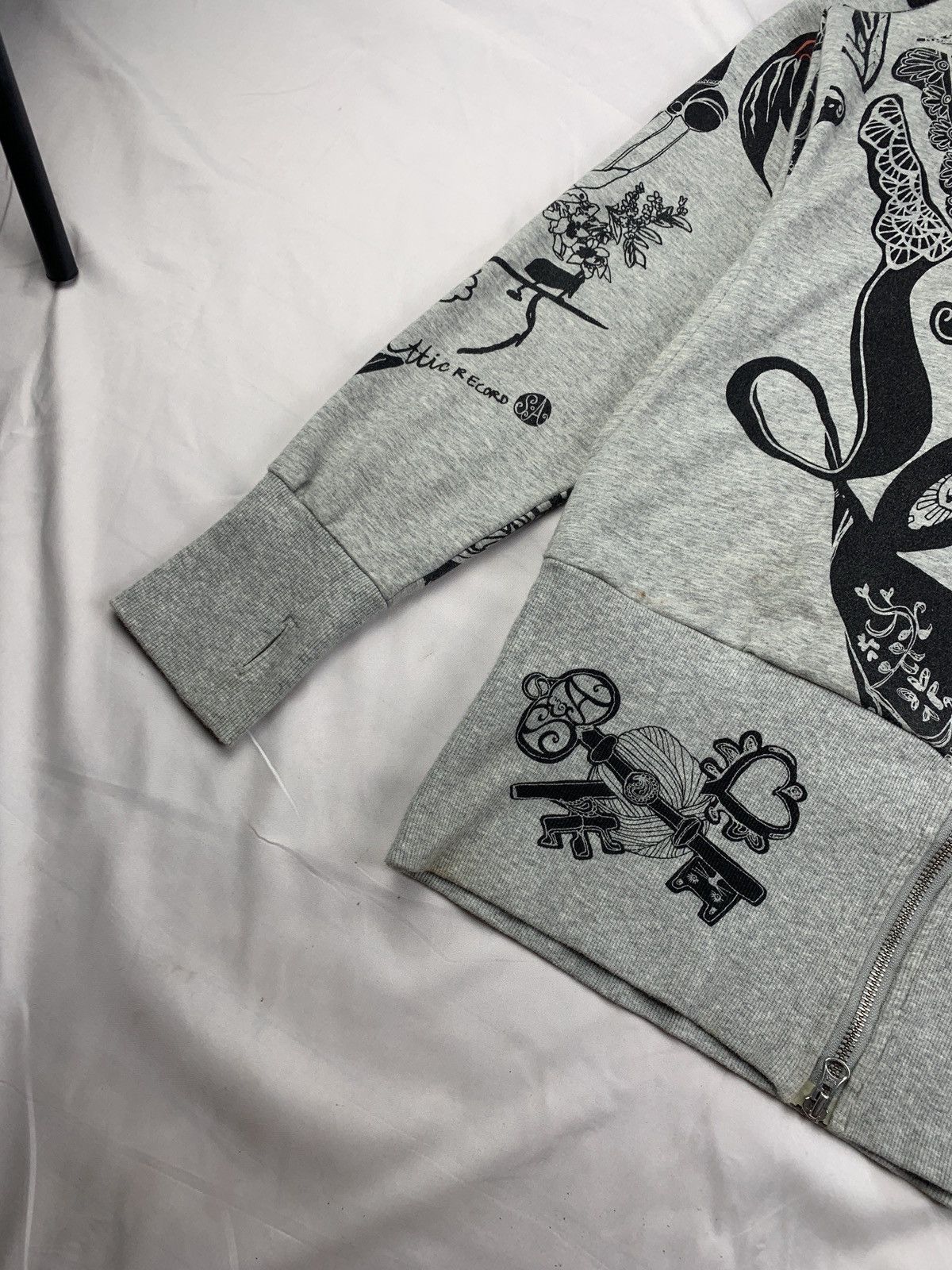 Oilily y2k Oilily Netherlands Art Over Print Graphic Zip up Hoodie Size XL / US 12-14 / IT 48-50 - 7 Thumbnail