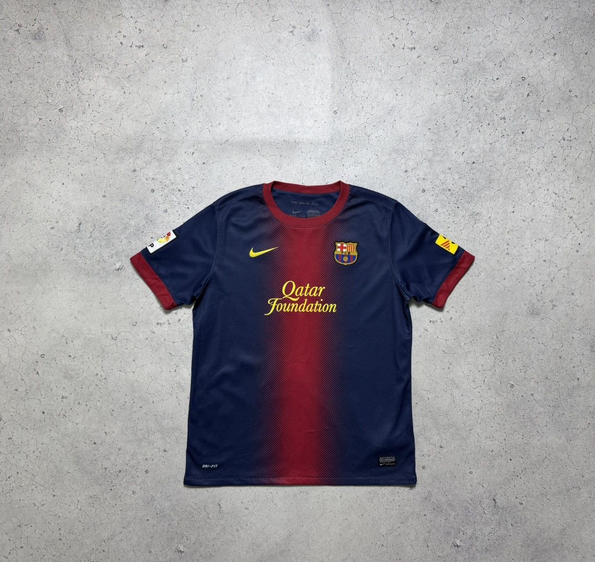 Nike Nike FC Barcelona 2012/2013 Vintage Soccer Jersey Size US S / EU 44-46 / 1 - 1 Thumbnail