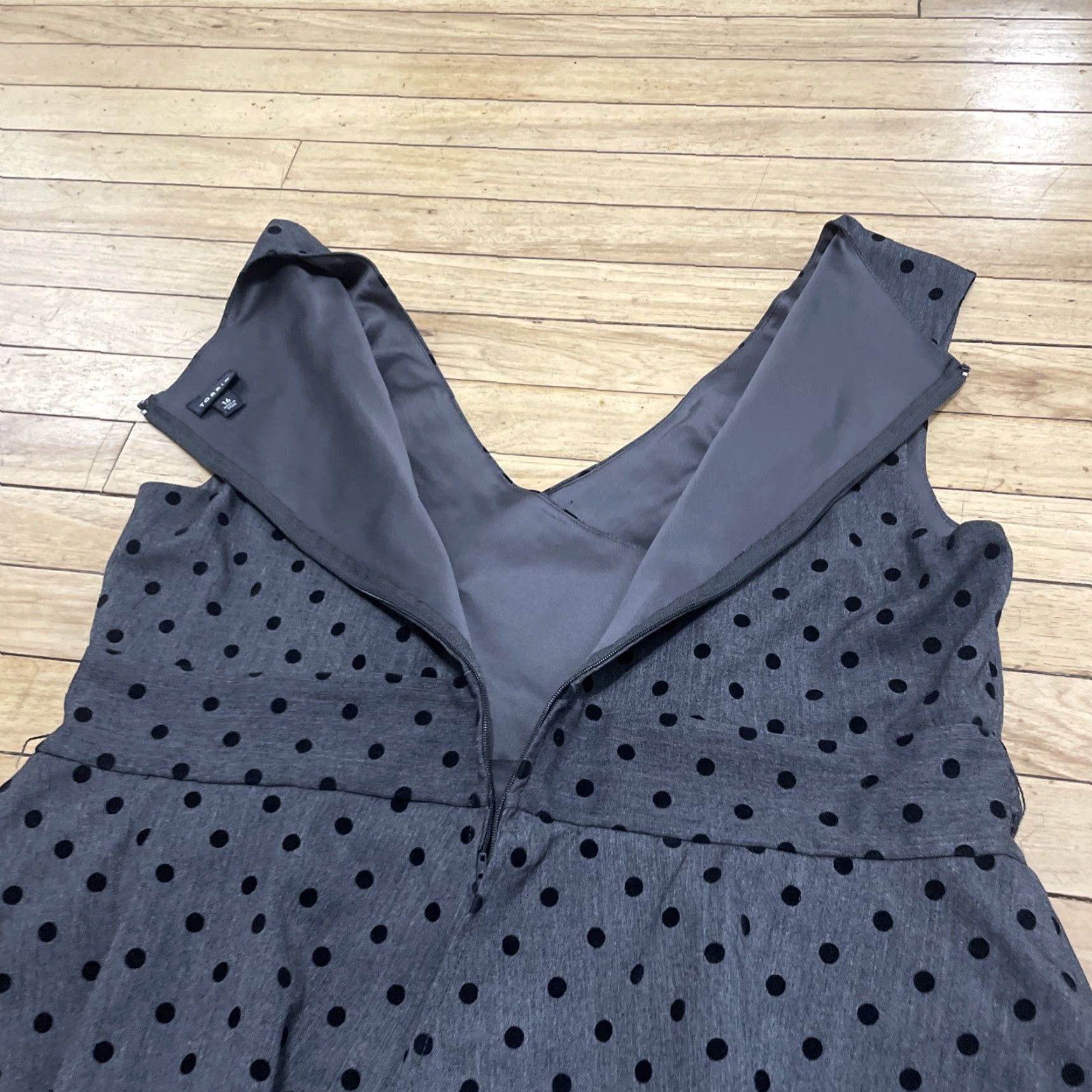 Torrid Torrid Velvet Polka Dot Ruffle Dress Women 14 Gray Black Work Professional Party Cocktail Sleeveless Midi V-Neck Stretch Sheath Vintage Theme Retro Size XL / US 12-14 / IT 48-50 - 5 Thumbnail